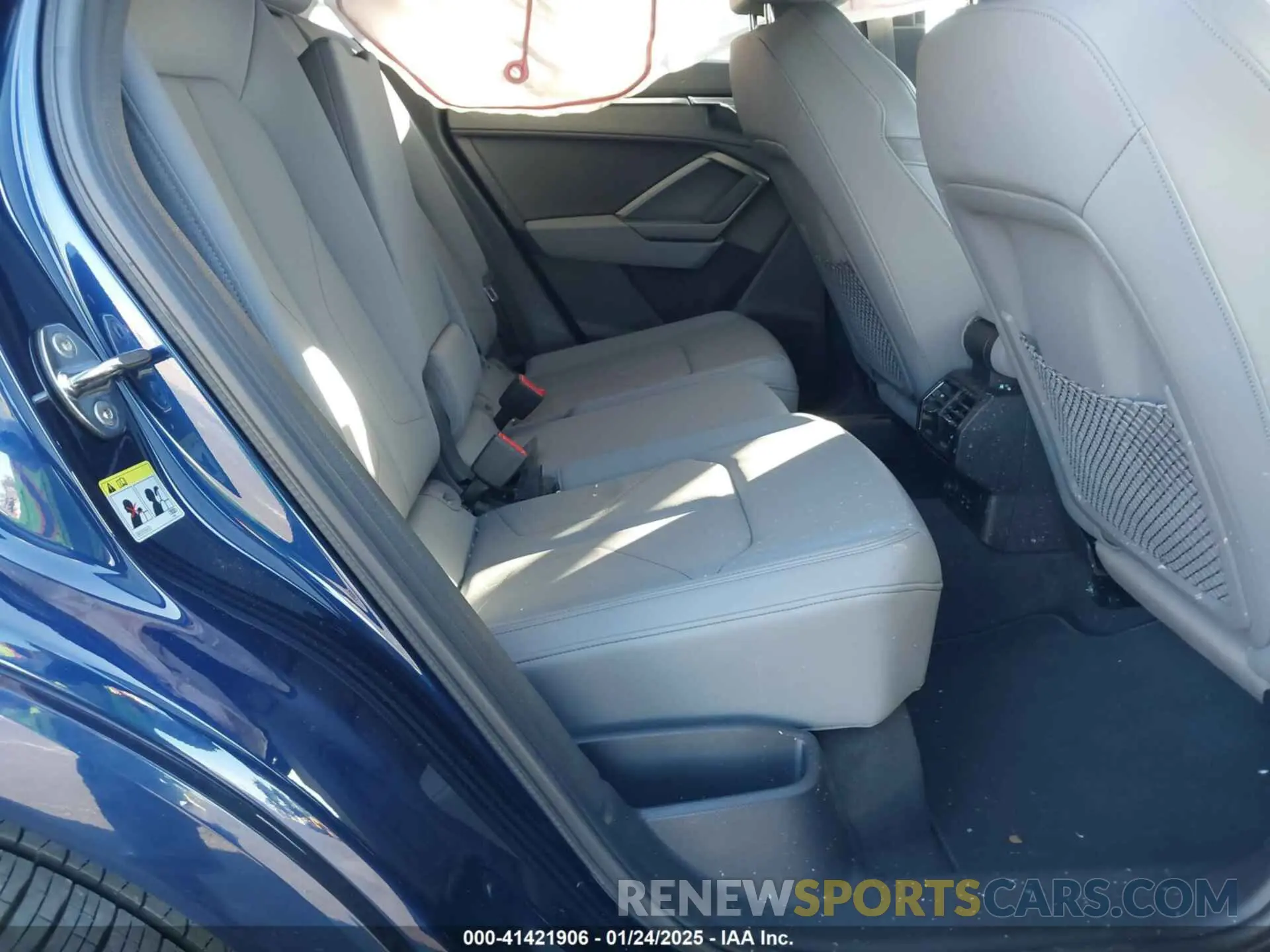 8 Photograph of a damaged car WA1EECF34N1043973 AUDI Q3 2022