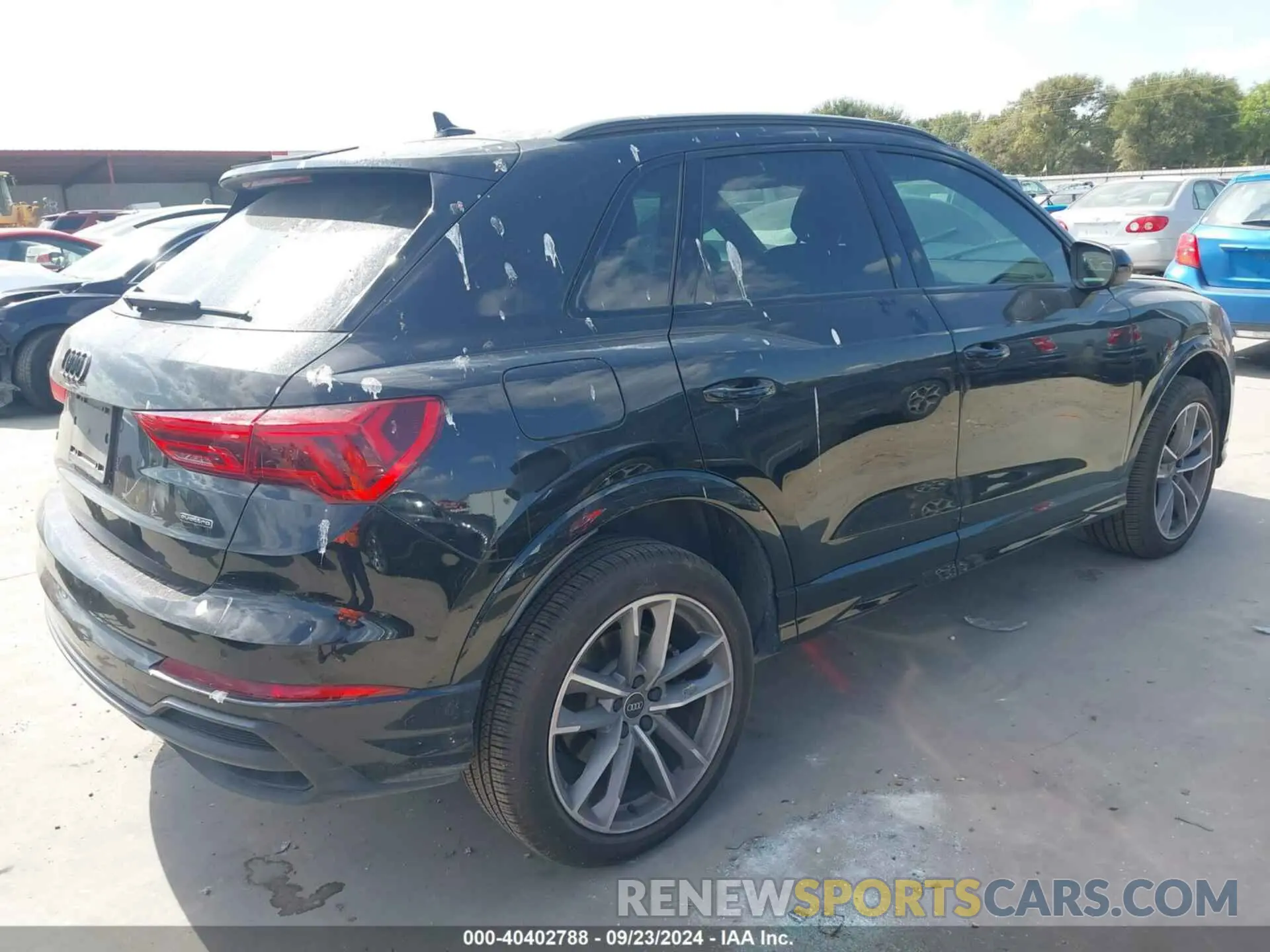 4 Photograph of a damaged car WA1EECF34N1051622 AUDI Q3 2022