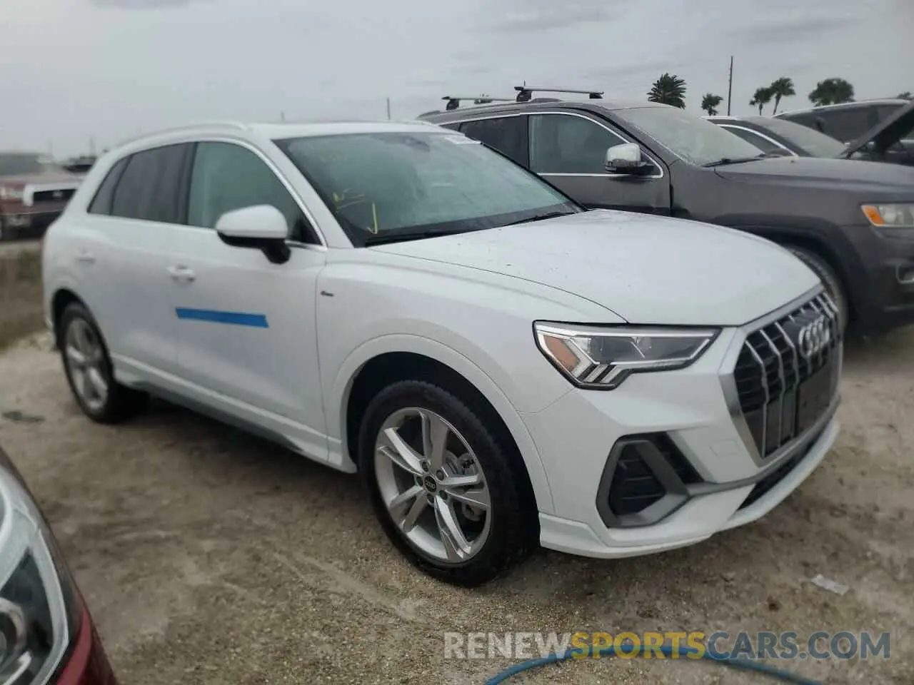 4 Photograph of a damaged car WA1EECF34N1052964 AUDI Q3 2022
