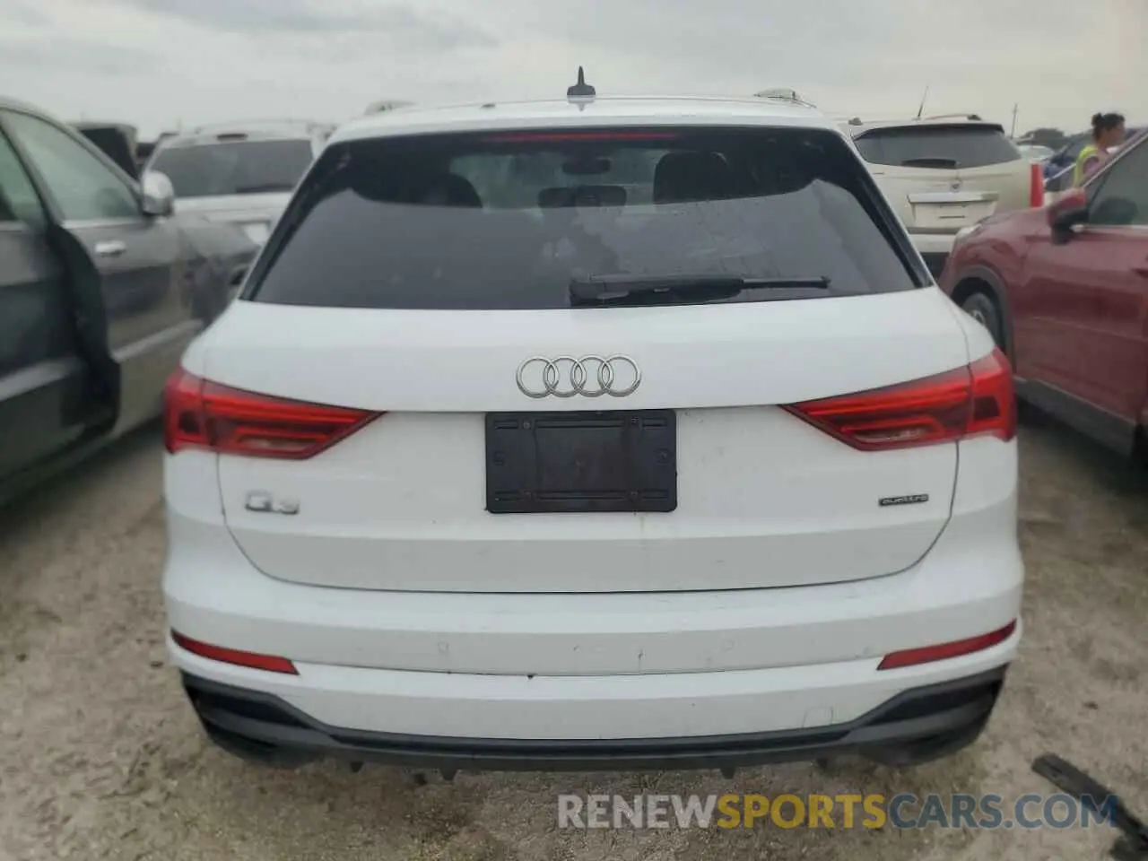 6 Photograph of a damaged car WA1EECF34N1052964 AUDI Q3 2022