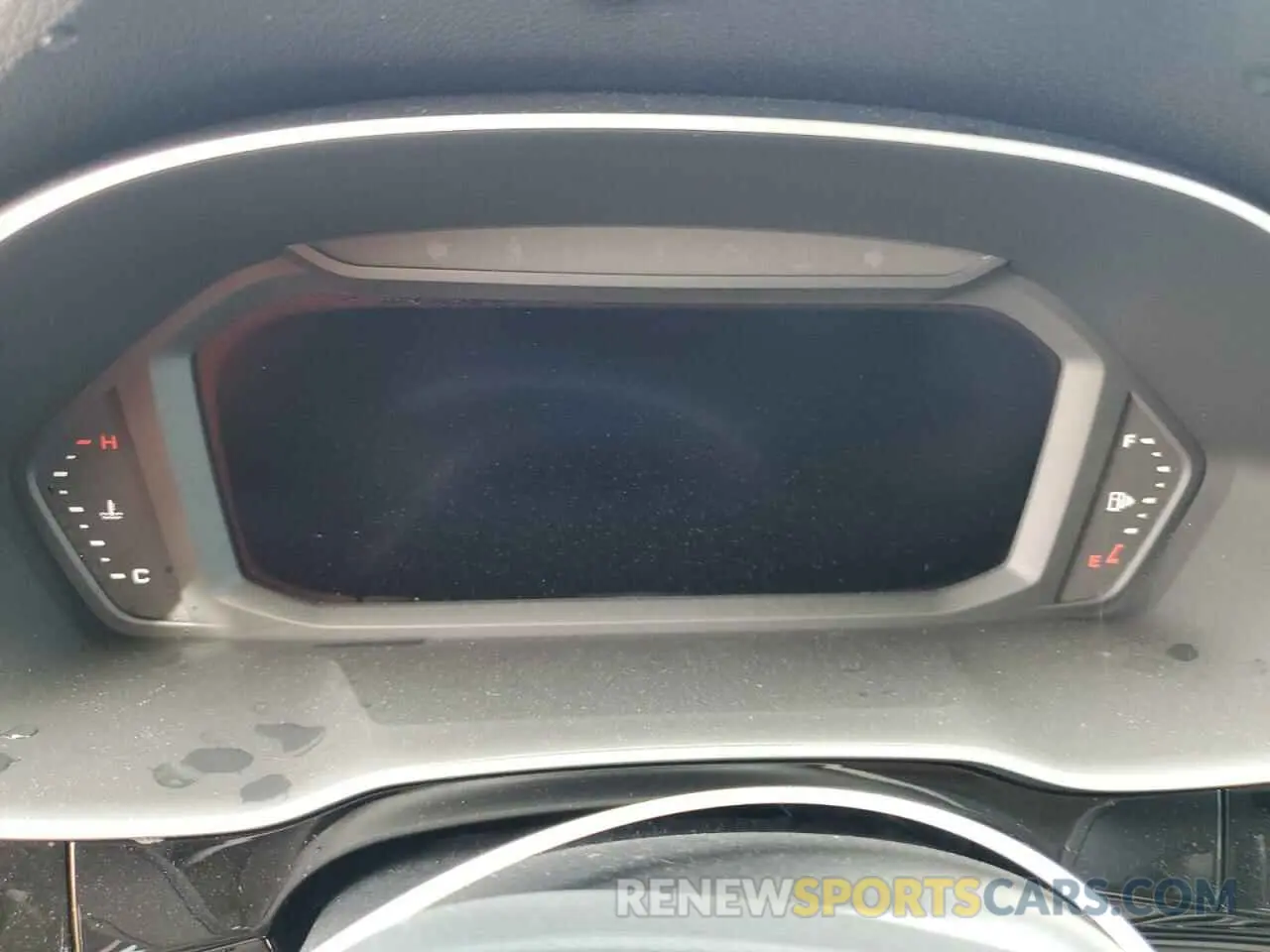 9 Photograph of a damaged car WA1EECF34N1052964 AUDI Q3 2022