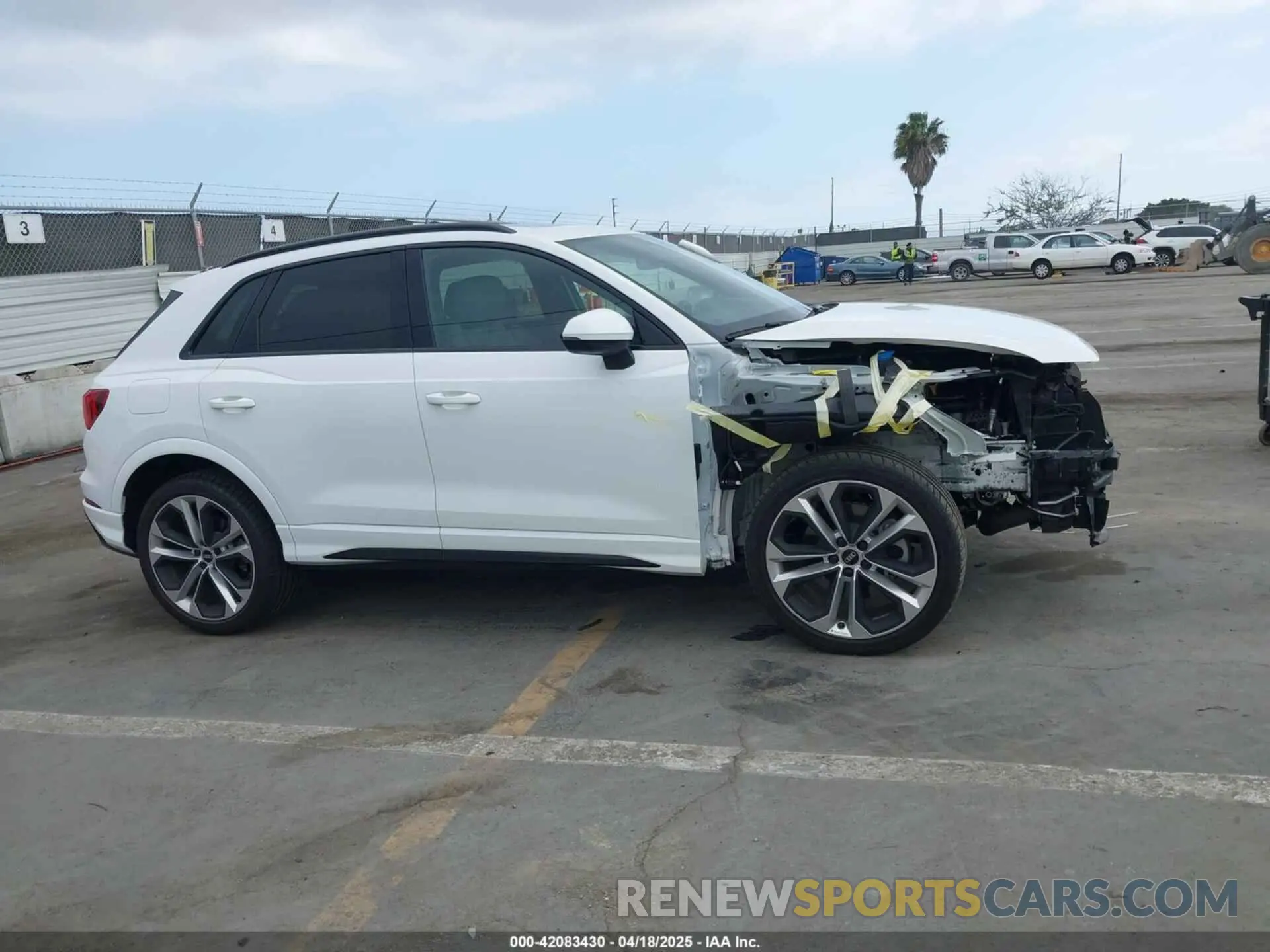 14 Photograph of a damaged car WA1EECF35N1017446 AUDI Q3 2022
