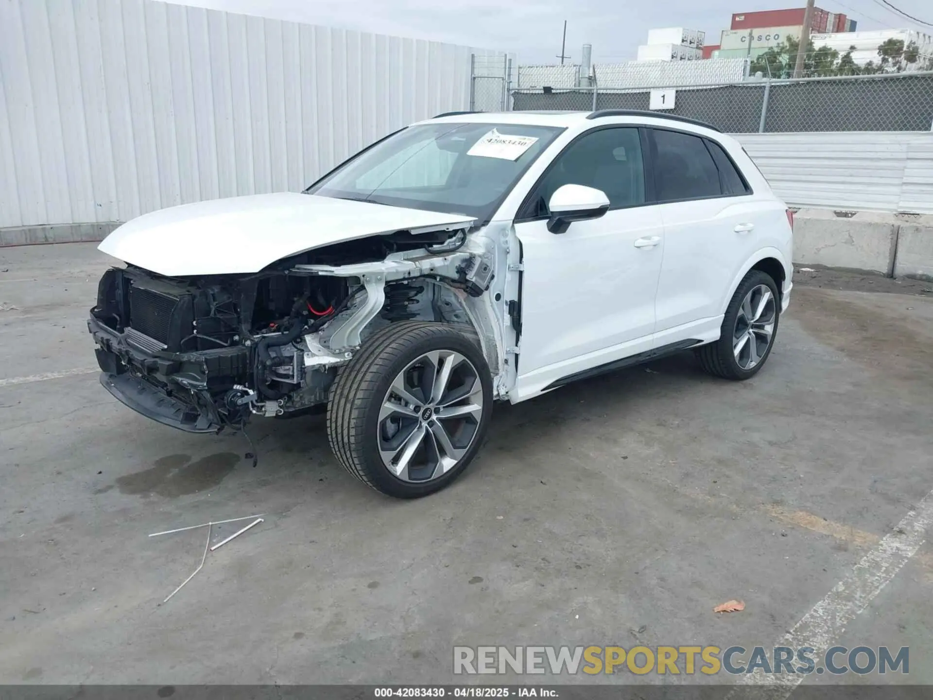 2 Photograph of a damaged car WA1EECF35N1017446 AUDI Q3 2022