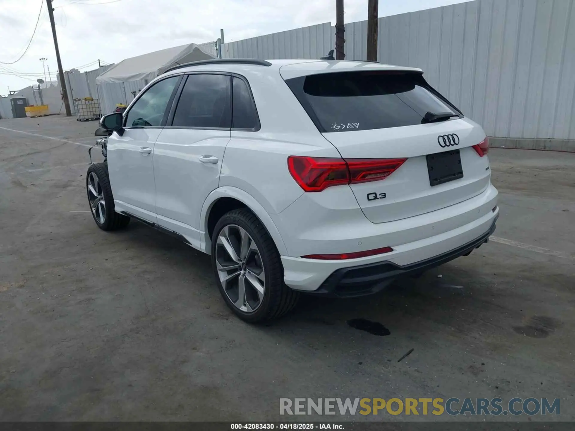 3 Photograph of a damaged car WA1EECF35N1017446 AUDI Q3 2022