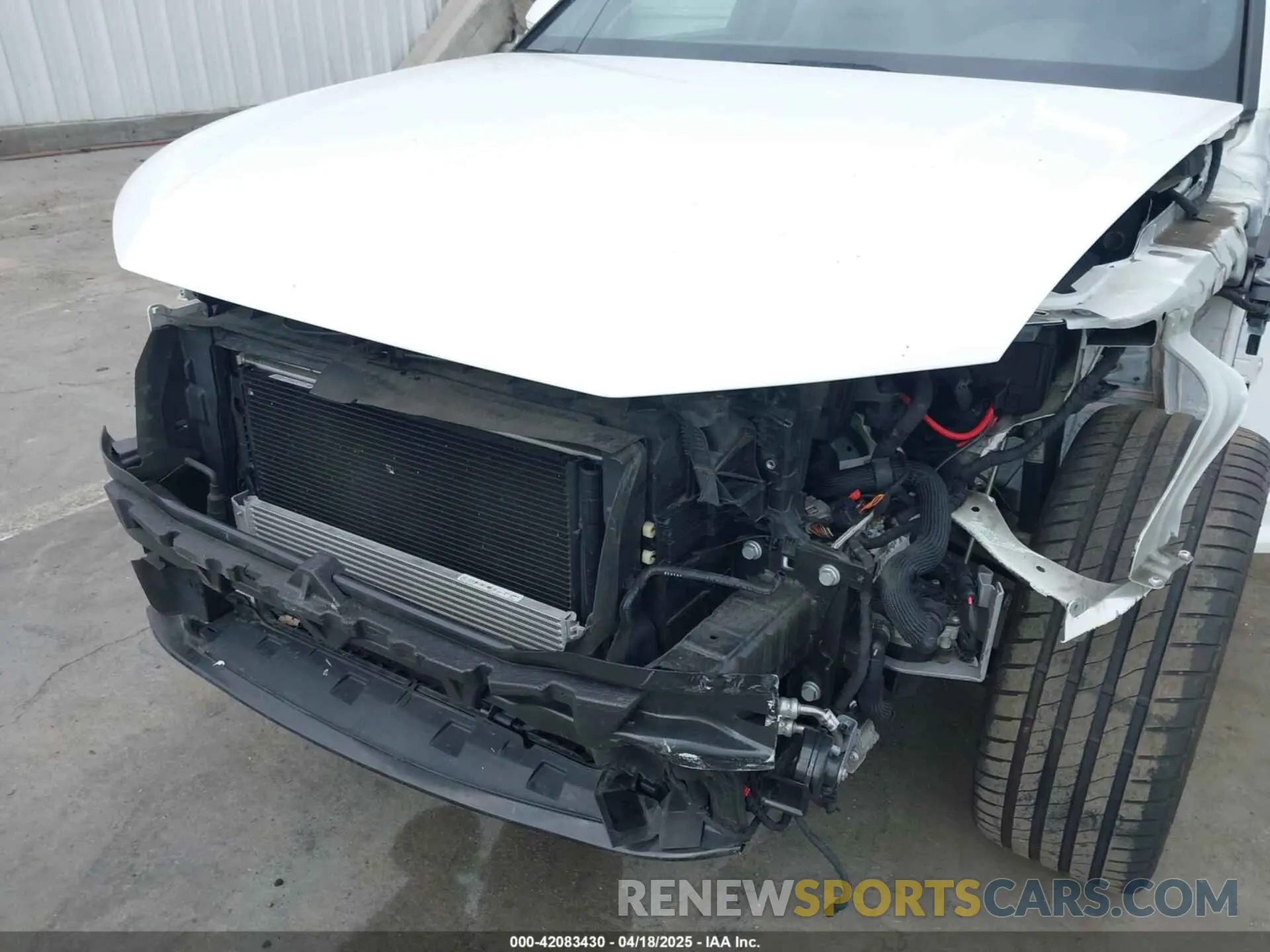 6 Photograph of a damaged car WA1EECF35N1017446 AUDI Q3 2022
