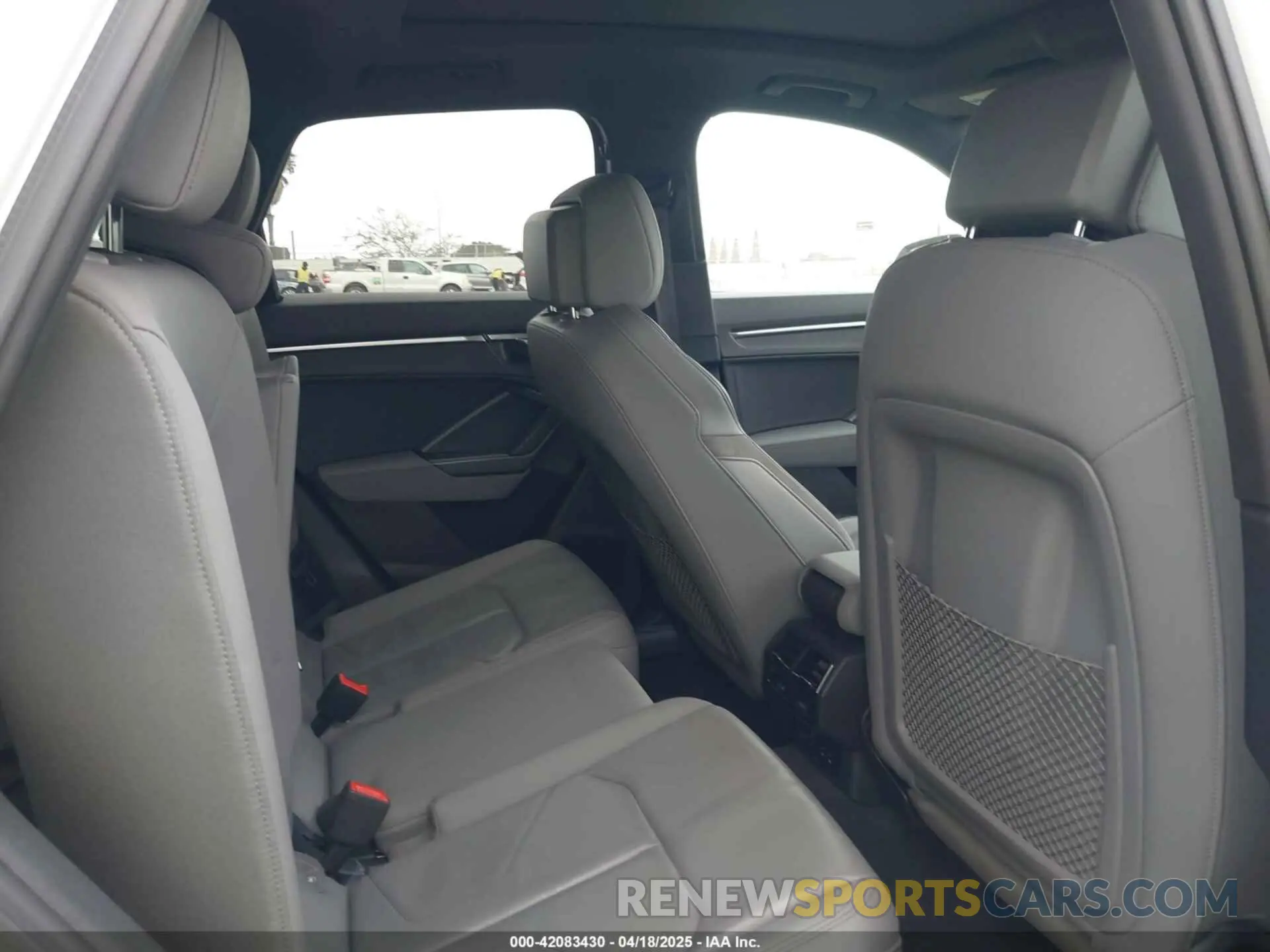 8 Photograph of a damaged car WA1EECF35N1017446 AUDI Q3 2022
