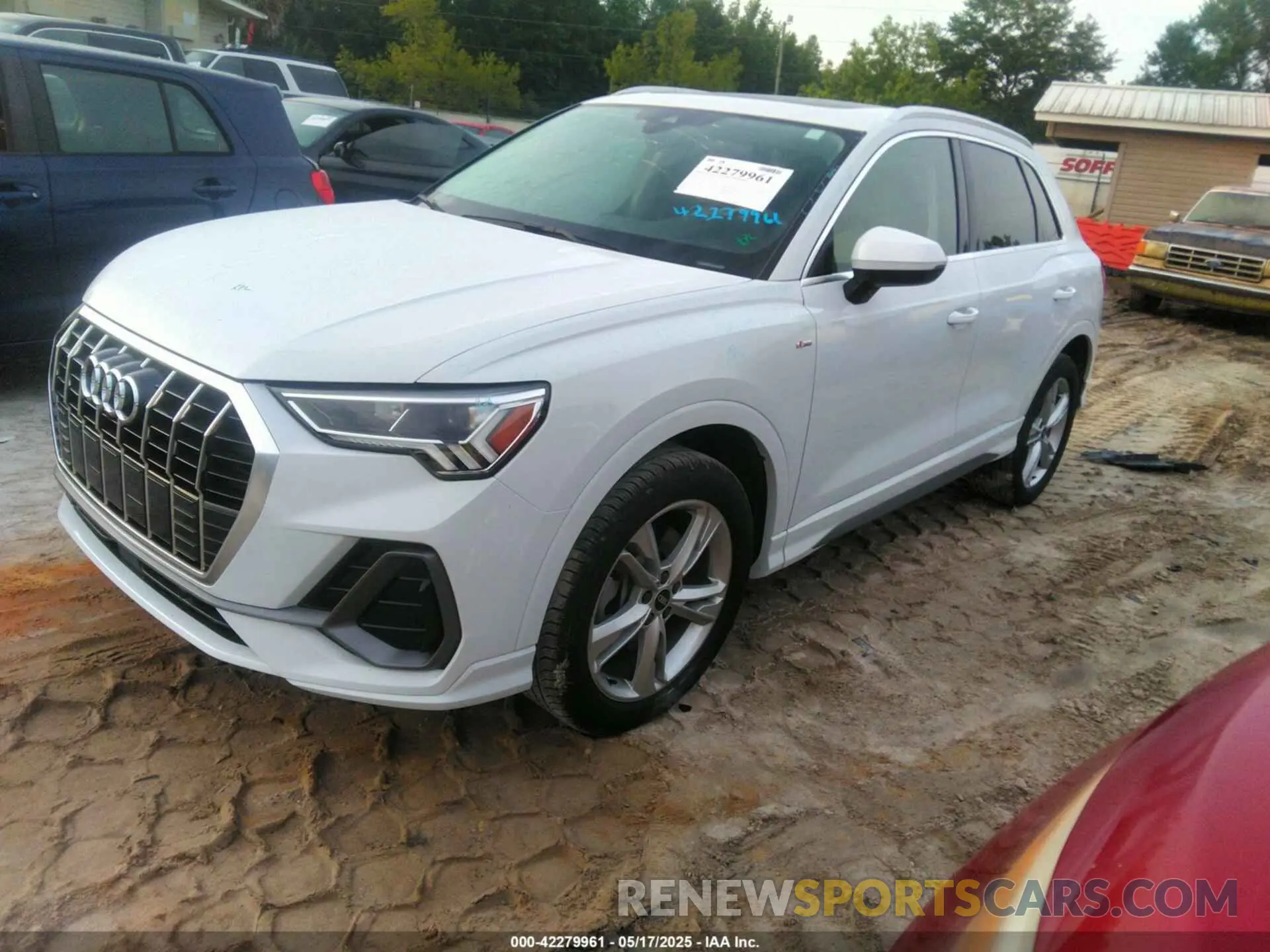 2 Photograph of a damaged car WA1EECF35N1035137 AUDI Q3 2022