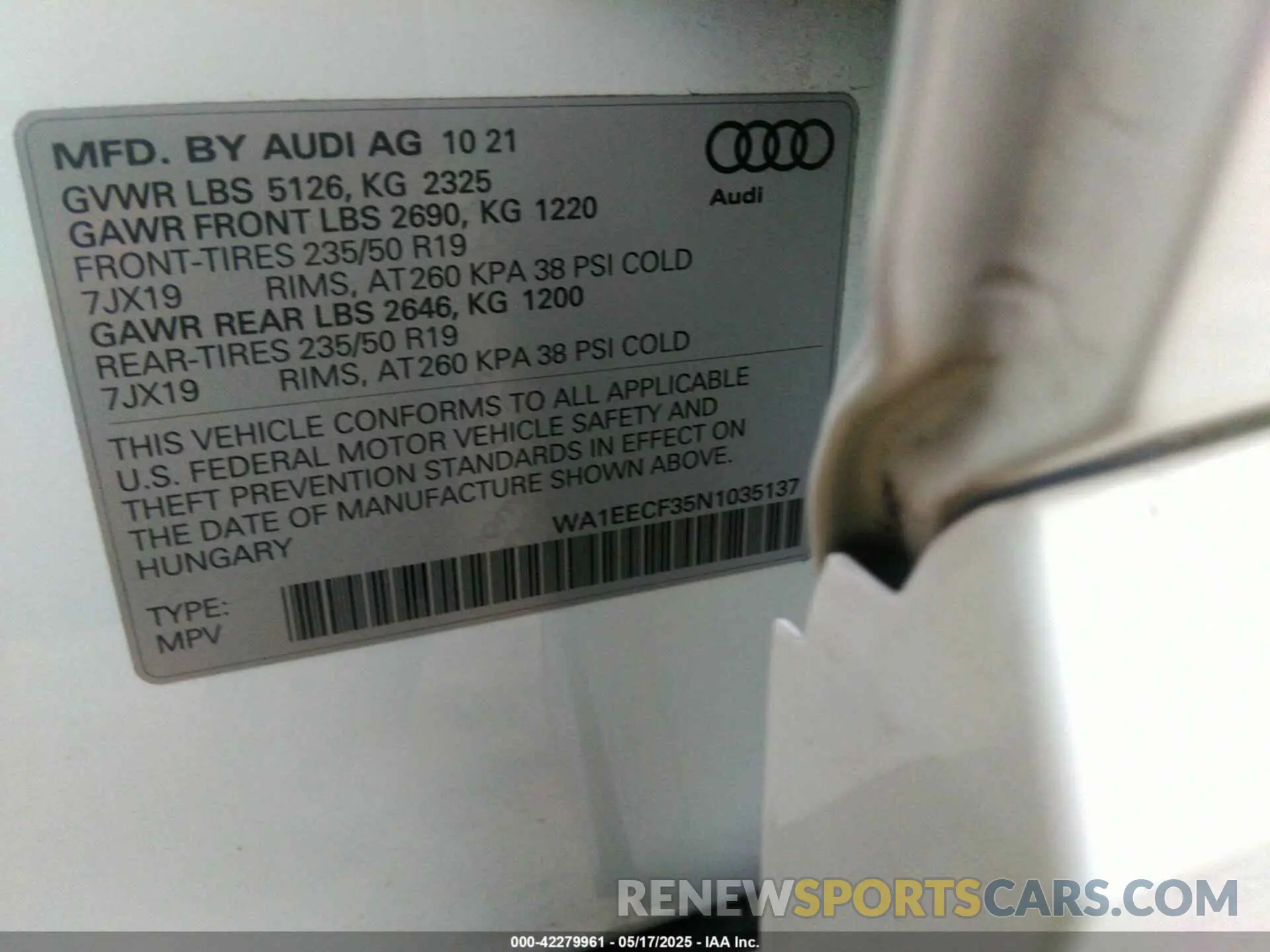 9 Photograph of a damaged car WA1EECF35N1035137 AUDI Q3 2022