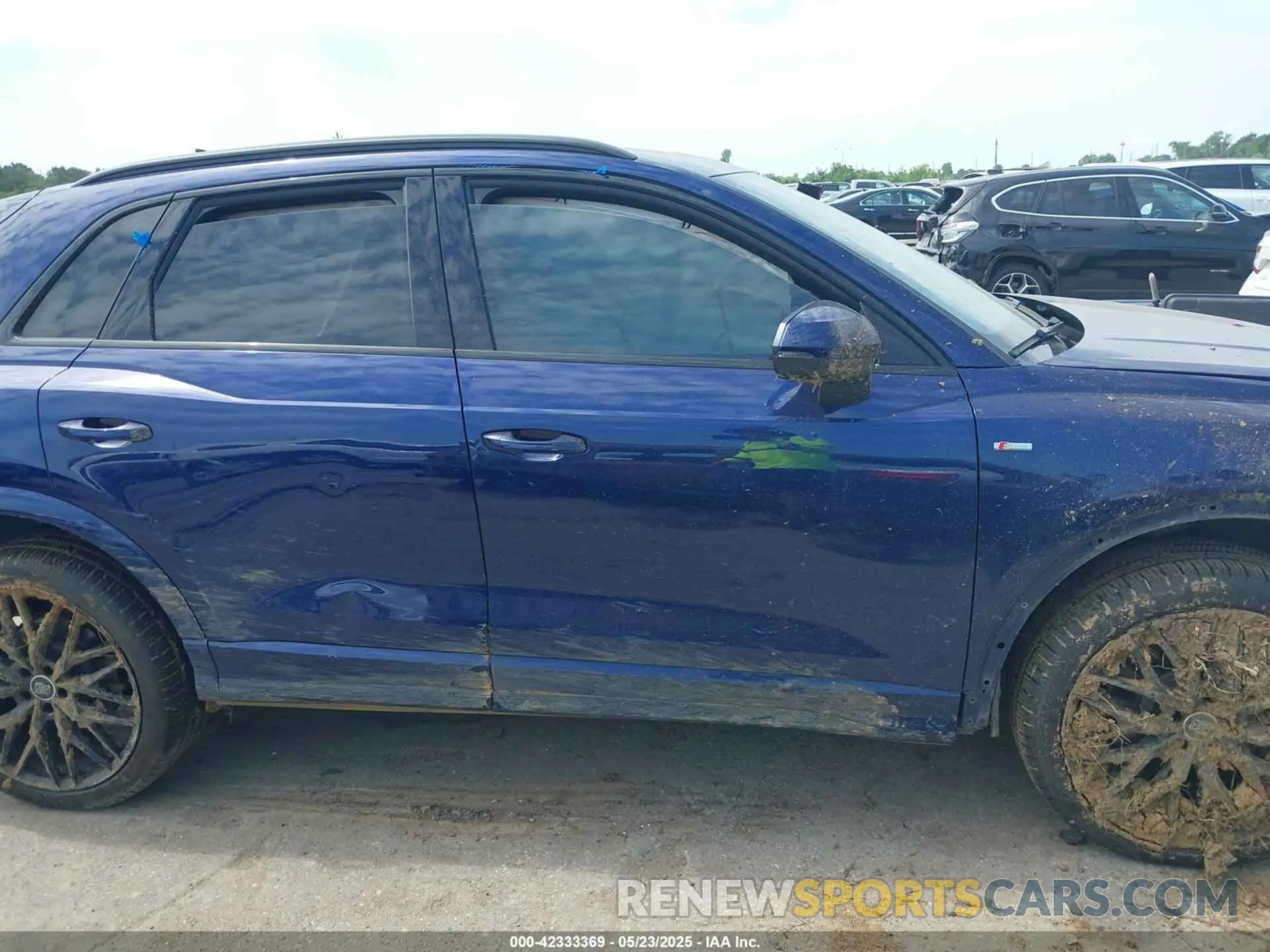 12 Photograph of a damaged car WA1EECF35N1057137 AUDI Q3 2022