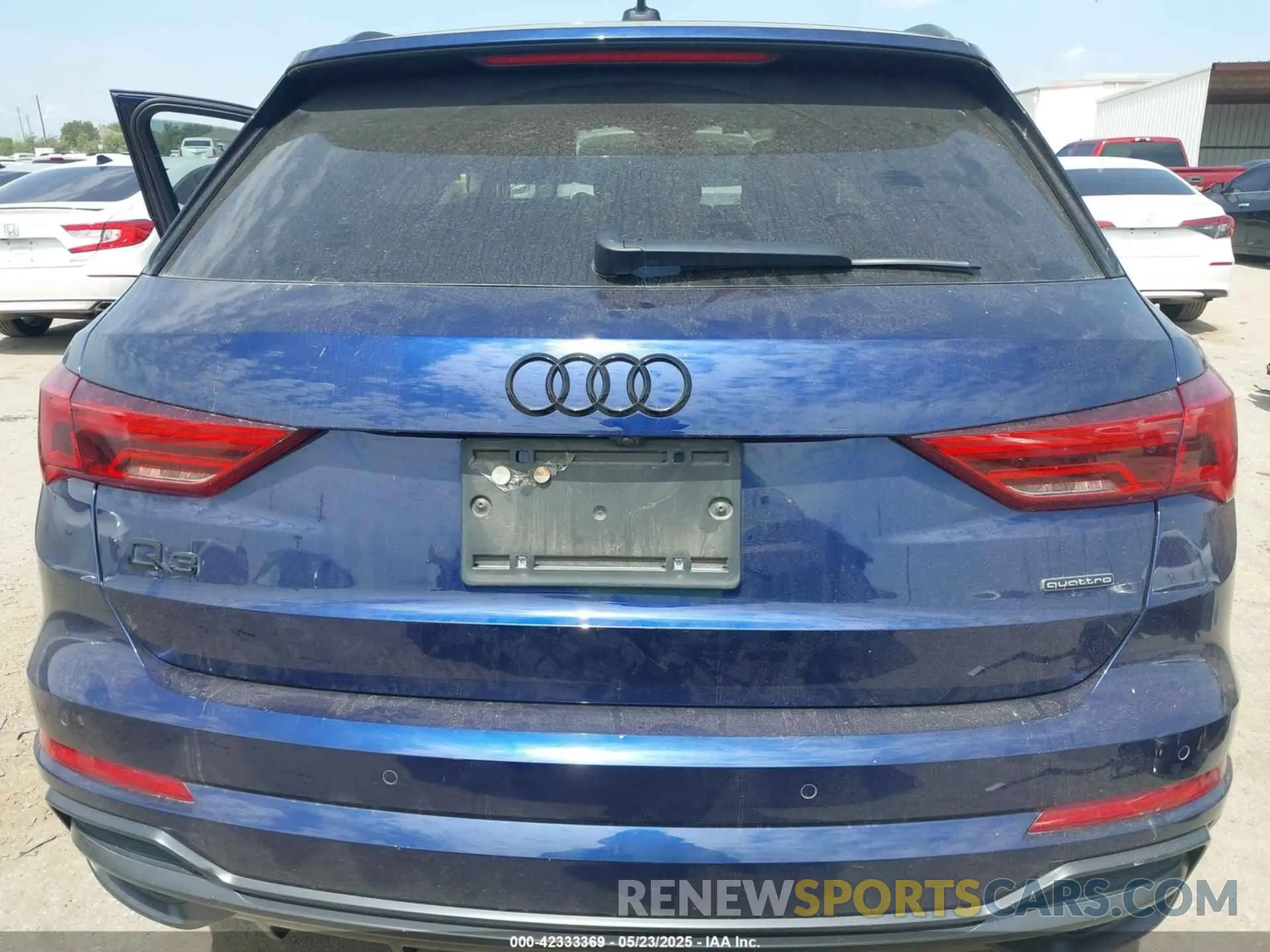 15 Photograph of a damaged car WA1EECF35N1057137 AUDI Q3 2022
