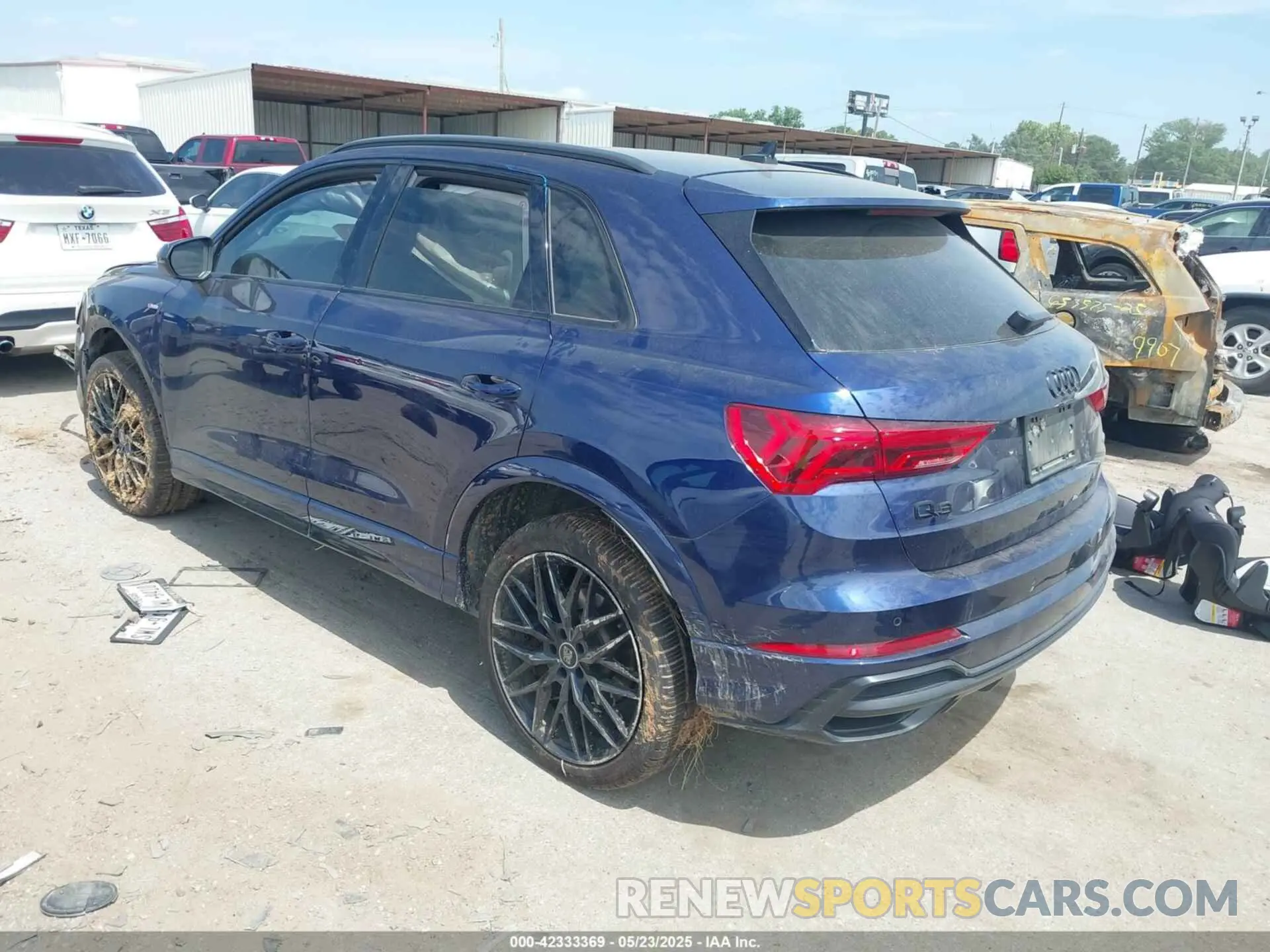 3 Photograph of a damaged car WA1EECF35N1057137 AUDI Q3 2022