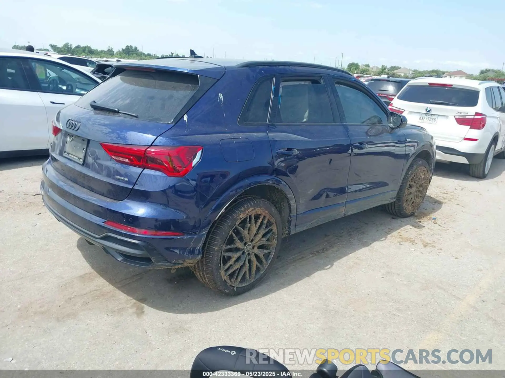 4 Photograph of a damaged car WA1EECF35N1057137 AUDI Q3 2022