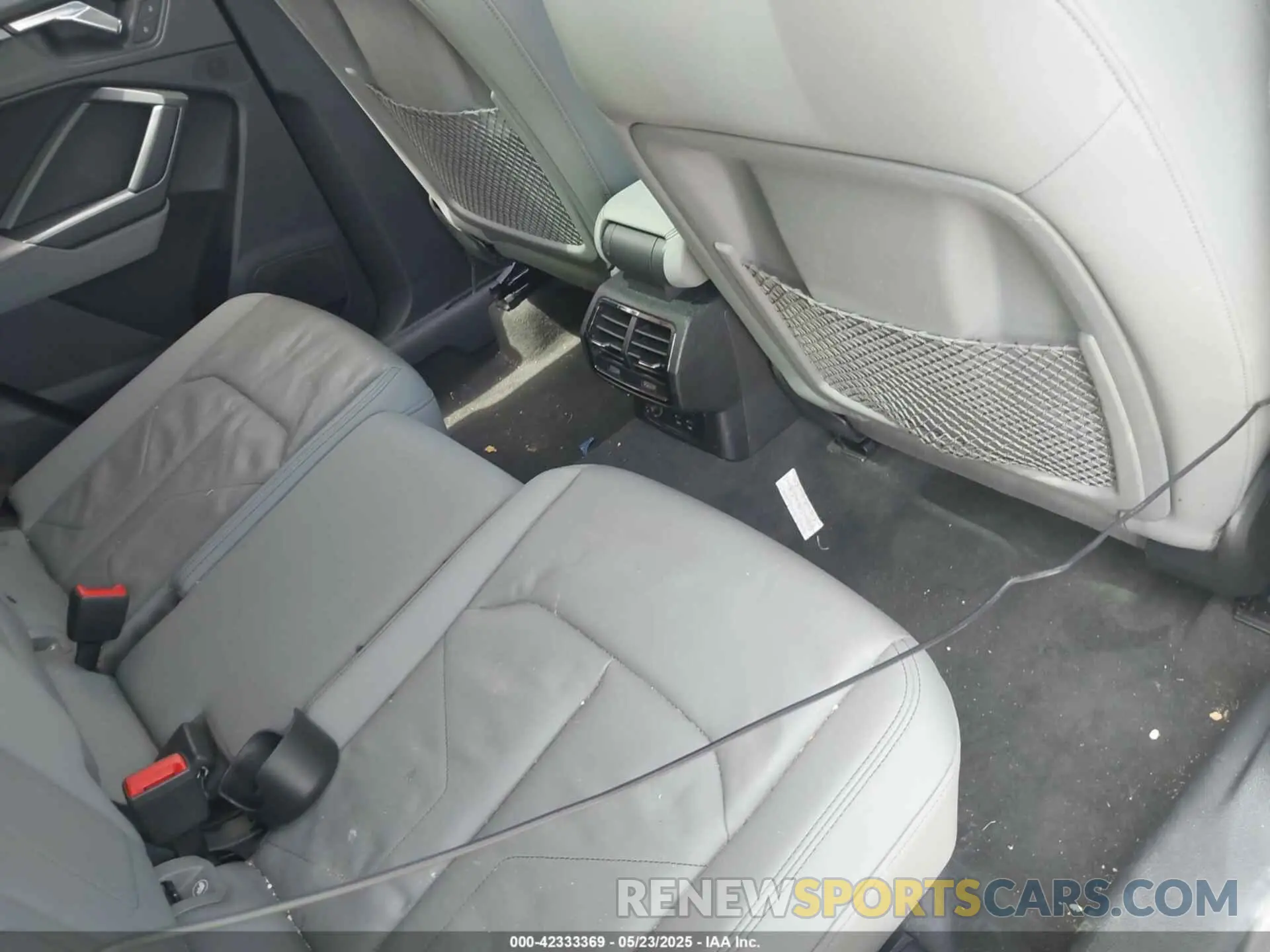8 Photograph of a damaged car WA1EECF35N1057137 AUDI Q3 2022