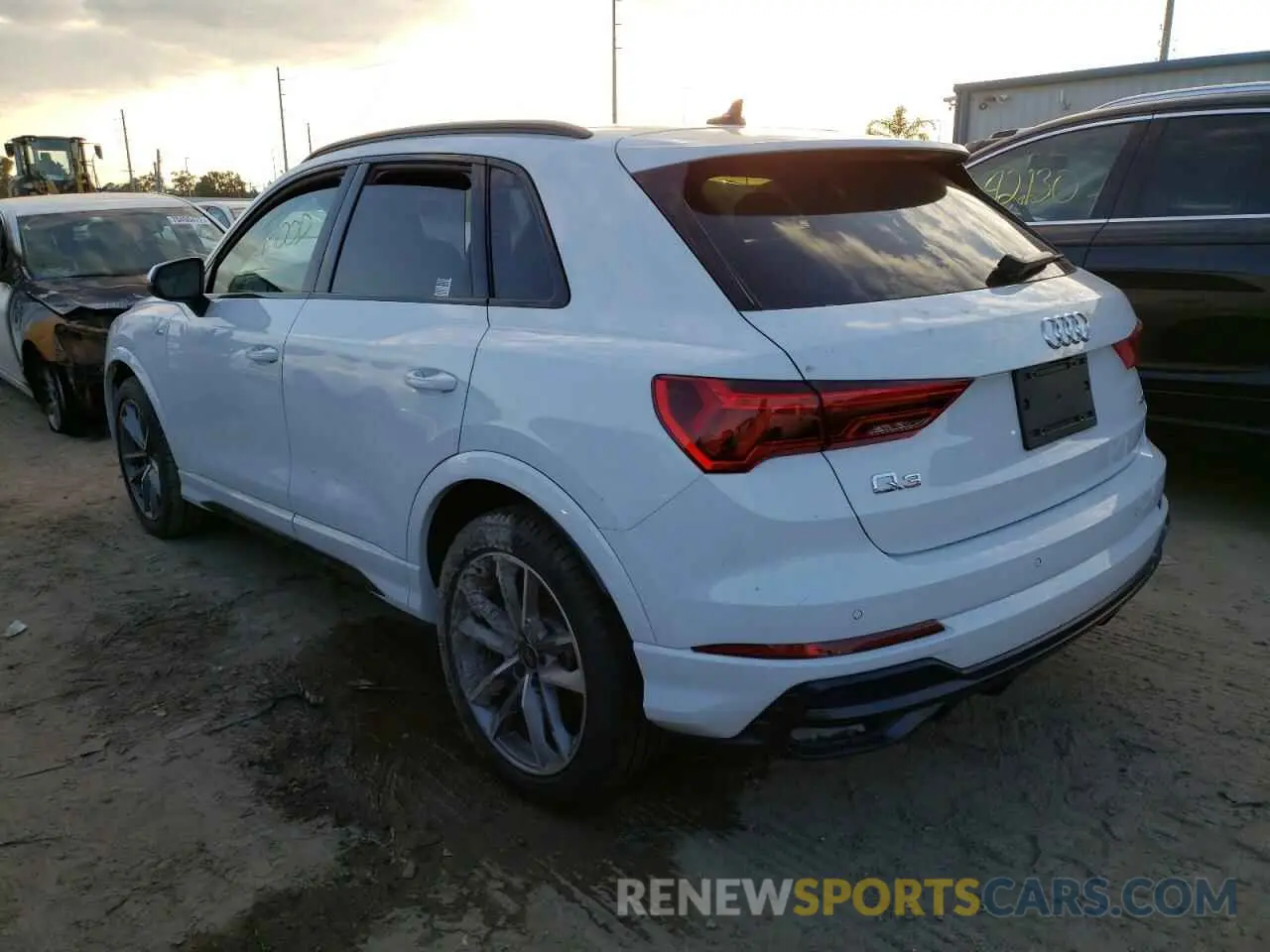 2 Photograph of a damaged car WA1EECF35N1076786 AUDI Q3 2022