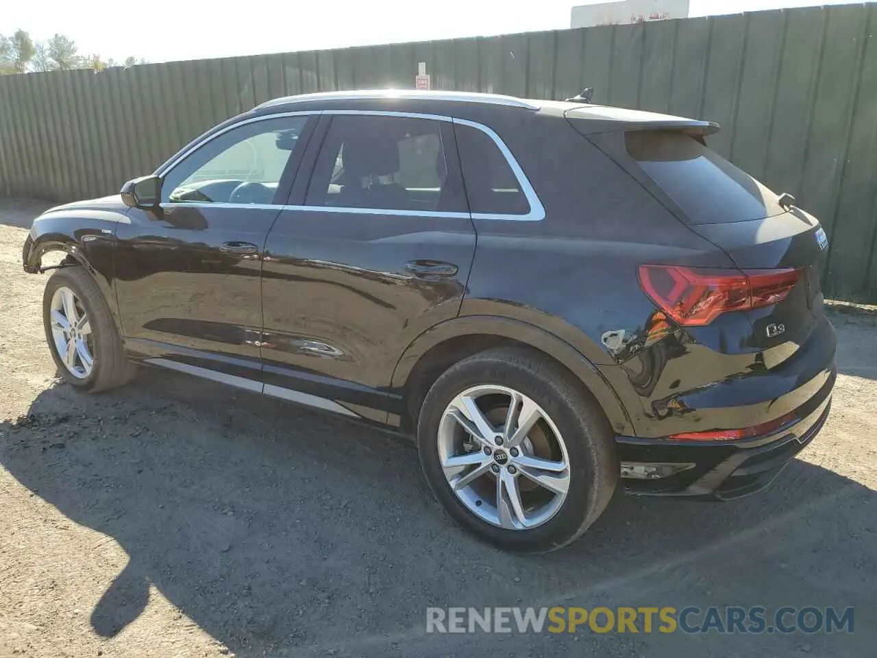 2 Photograph of a damaged car WA1EECF36N1017942 AUDI Q3 2022