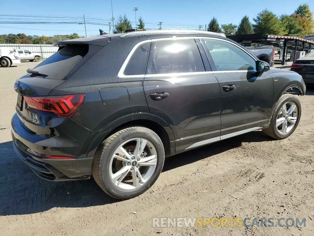 3 Photograph of a damaged car WA1EECF36N1017942 AUDI Q3 2022
