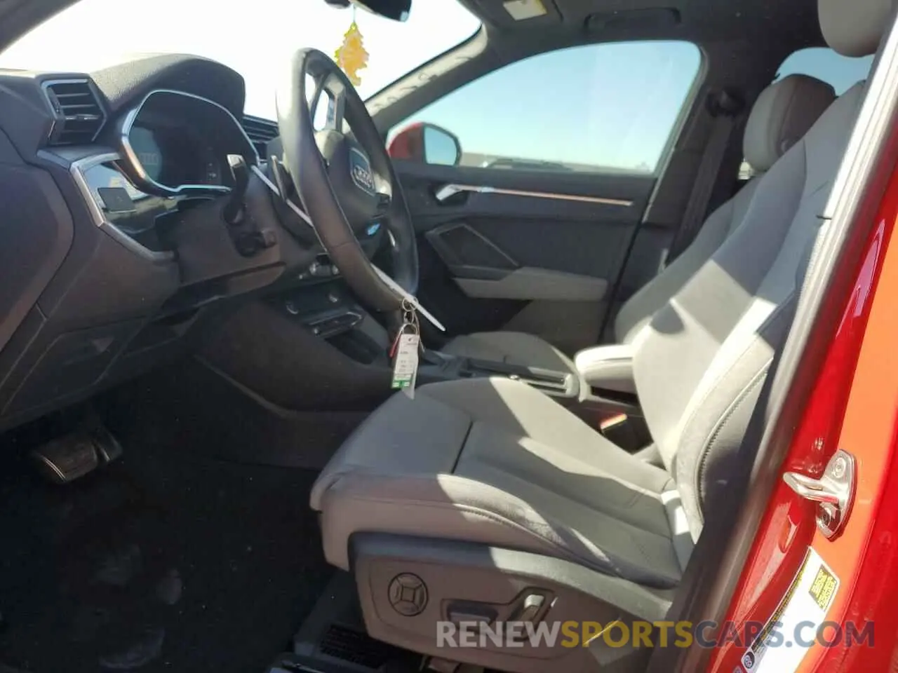 7 Photograph of a damaged car WA1EECF36N1026365 AUDI Q3 2022