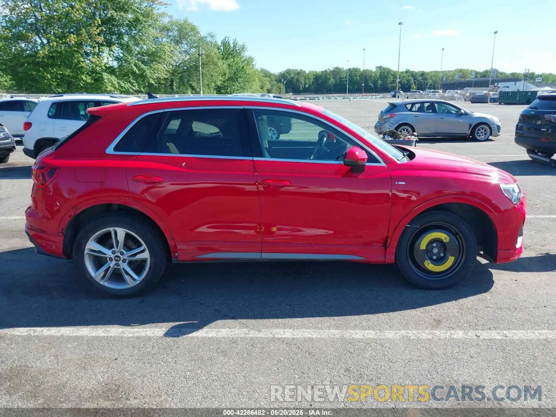 13 Photograph of a damaged car WA1EECF36N1143301 AUDI Q3 2022