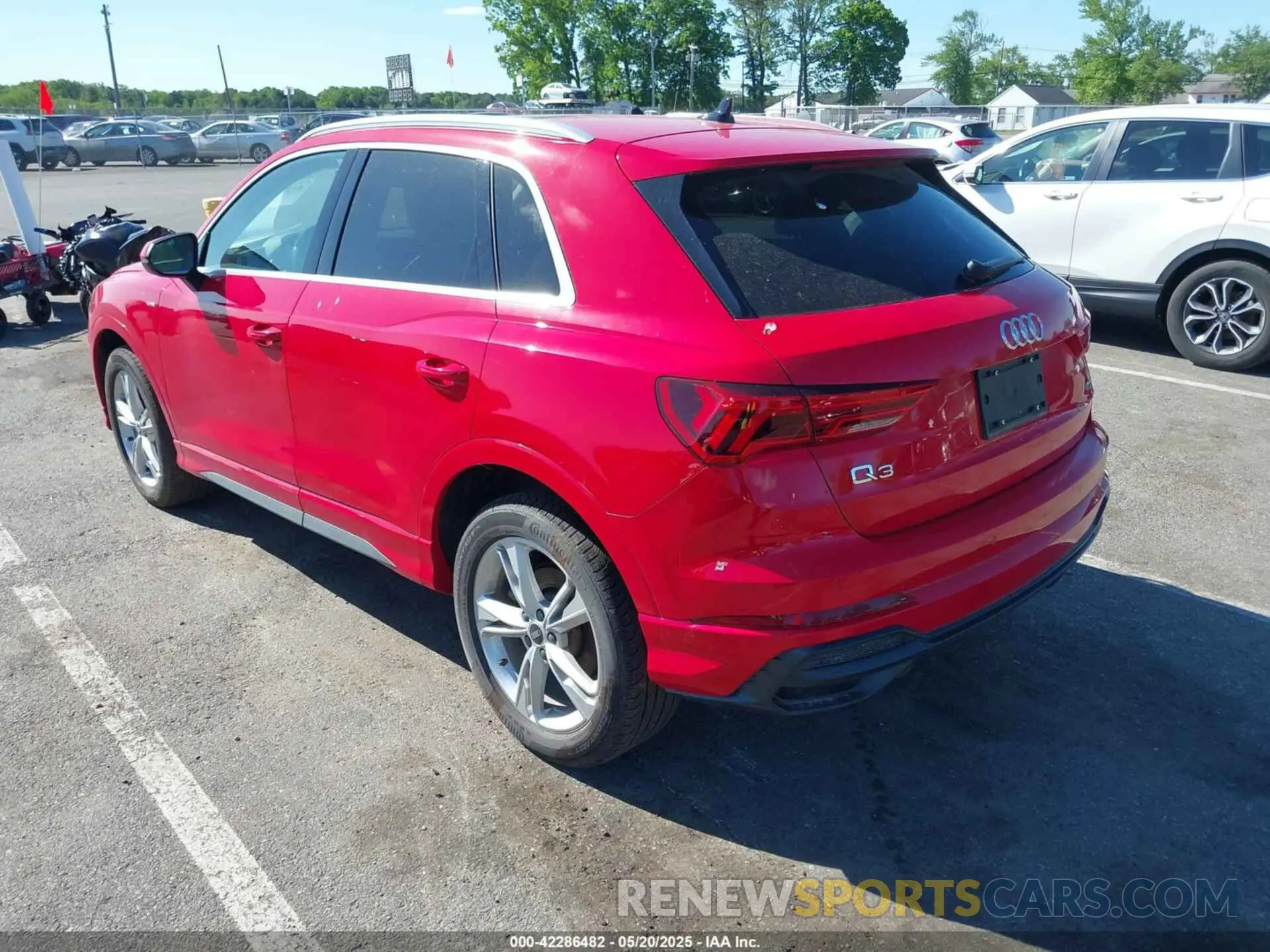 3 Photograph of a damaged car WA1EECF36N1143301 AUDI Q3 2022