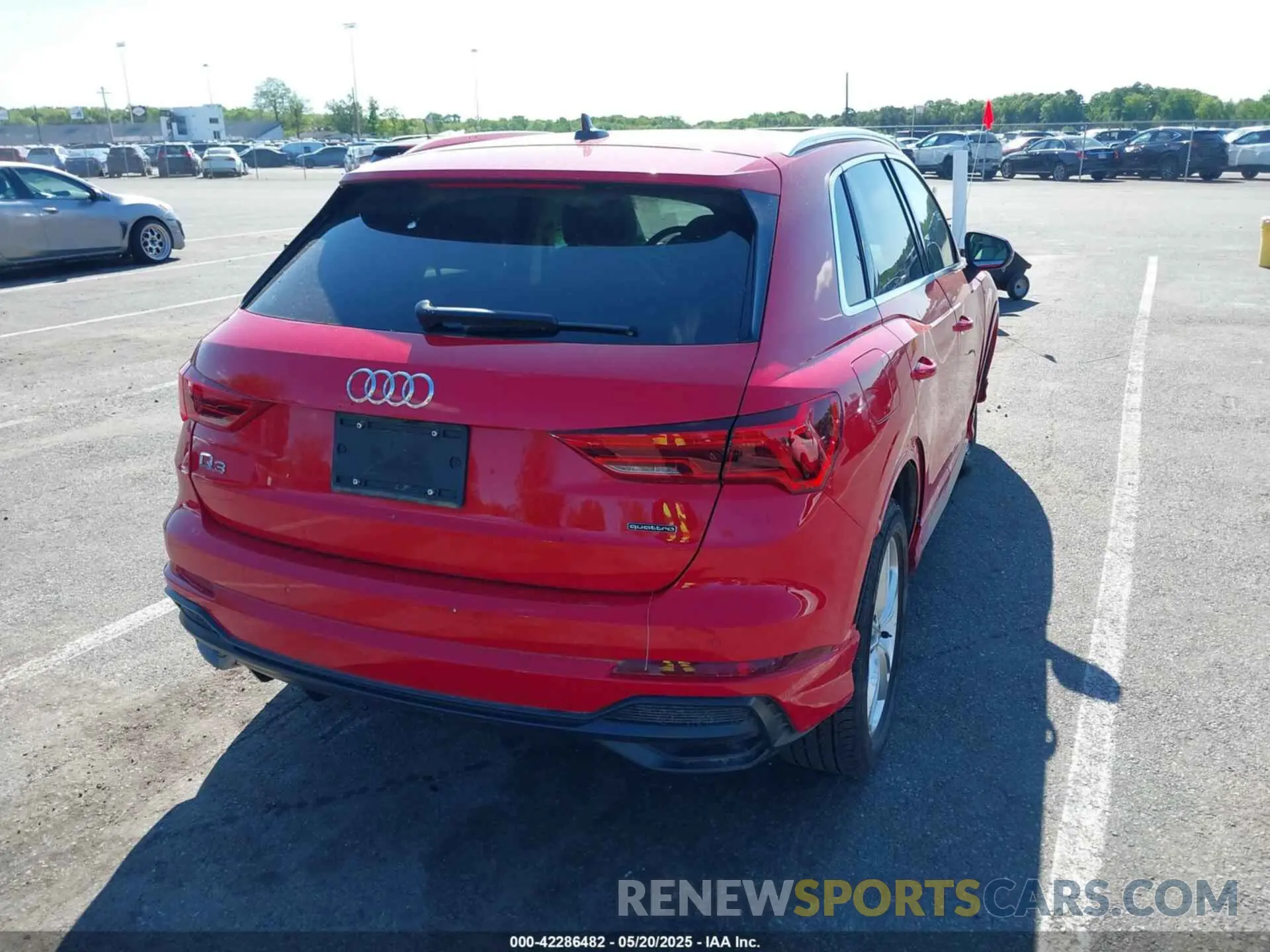 4 Photograph of a damaged car WA1EECF36N1143301 AUDI Q3 2022