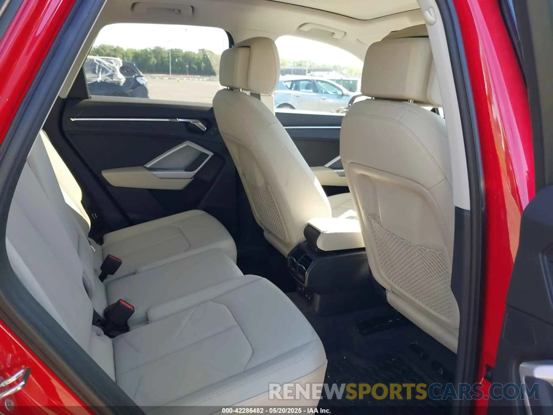 8 Photograph of a damaged car WA1EECF36N1143301 AUDI Q3 2022