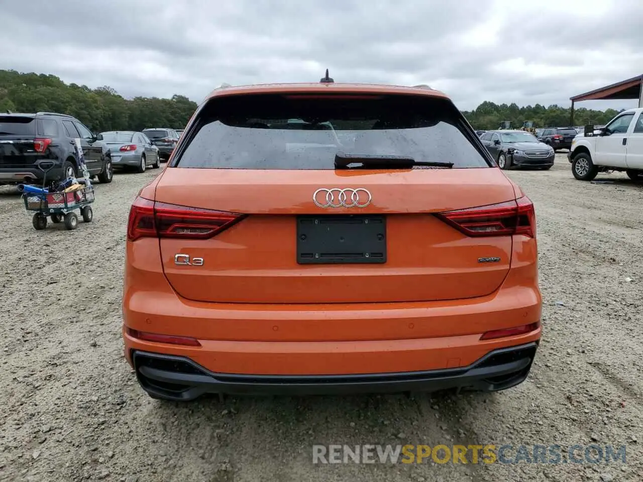 6 Photograph of a damaged car WA1EECF37N1018369 AUDI Q3 2022