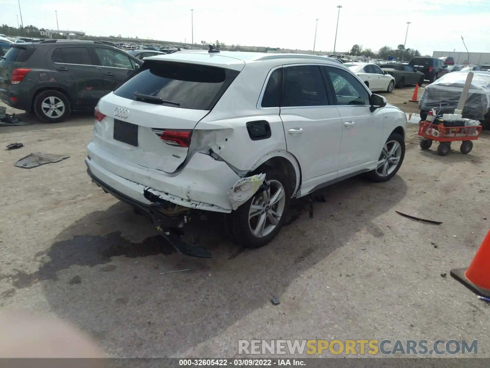 4 Photograph of a damaged car WA1EECF37N1056586 AUDI Q3 2022