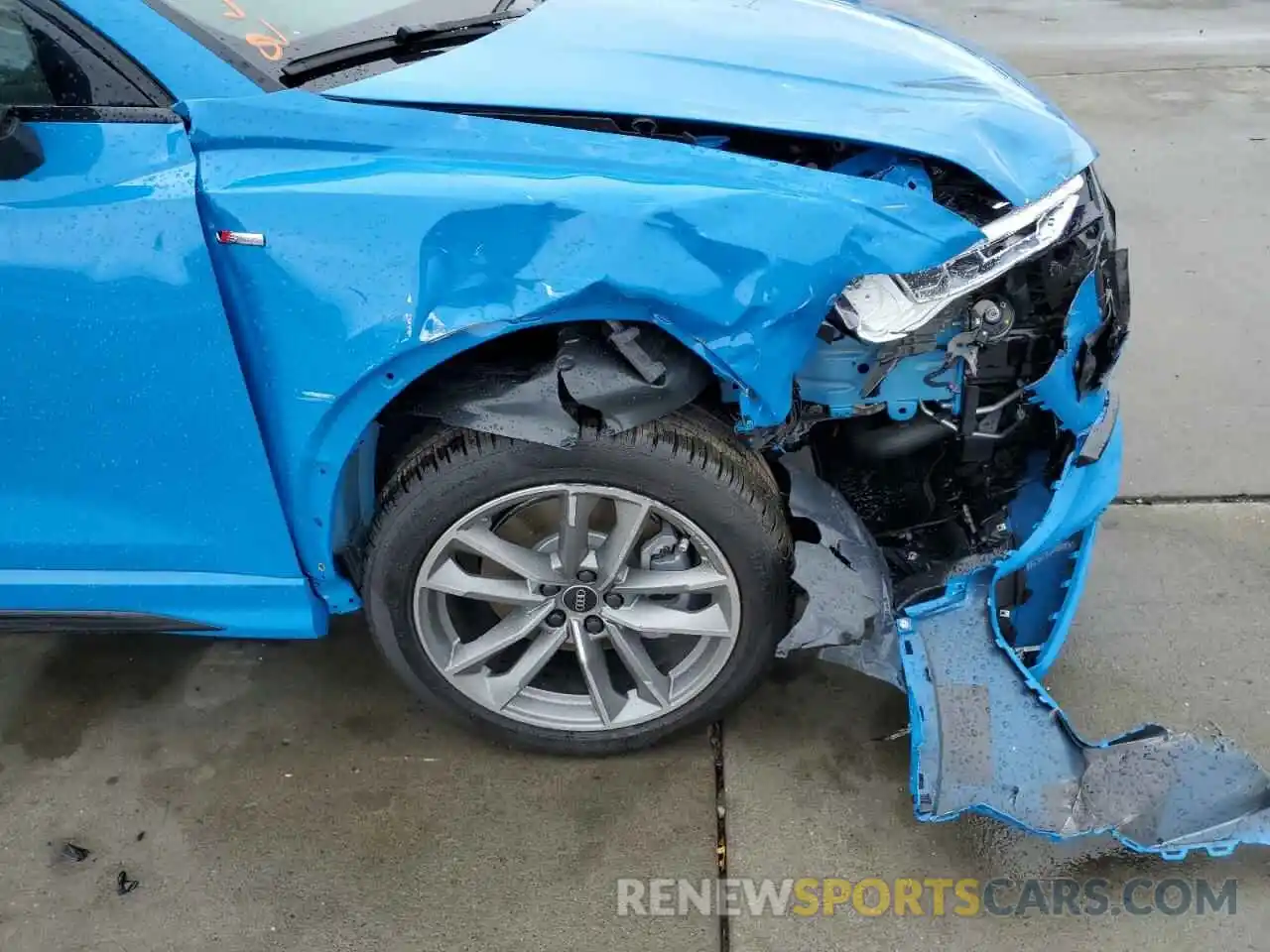 9 Photograph of a damaged car WA1EECF37N1127463 AUDI Q3 2022