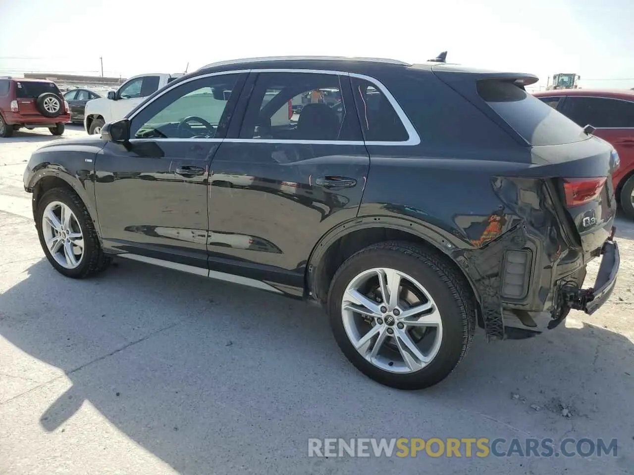2 Photograph of a damaged car WA1EECF38N1031146 AUDI Q3 2022