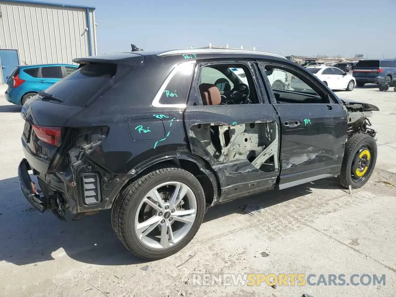 3 Photograph of a damaged car WA1EECF38N1031146 AUDI Q3 2022