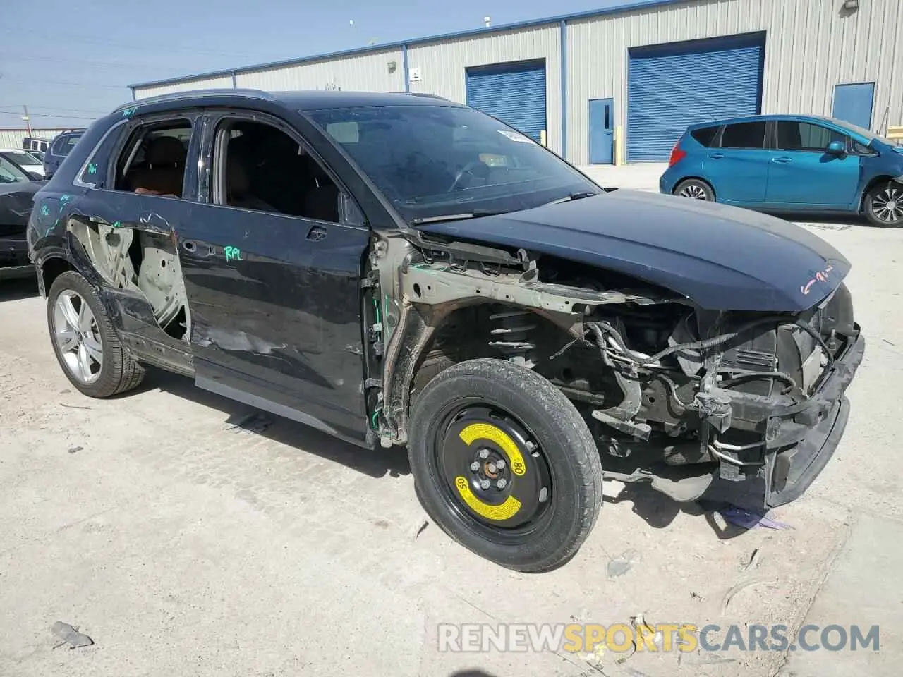 4 Photograph of a damaged car WA1EECF38N1031146 AUDI Q3 2022