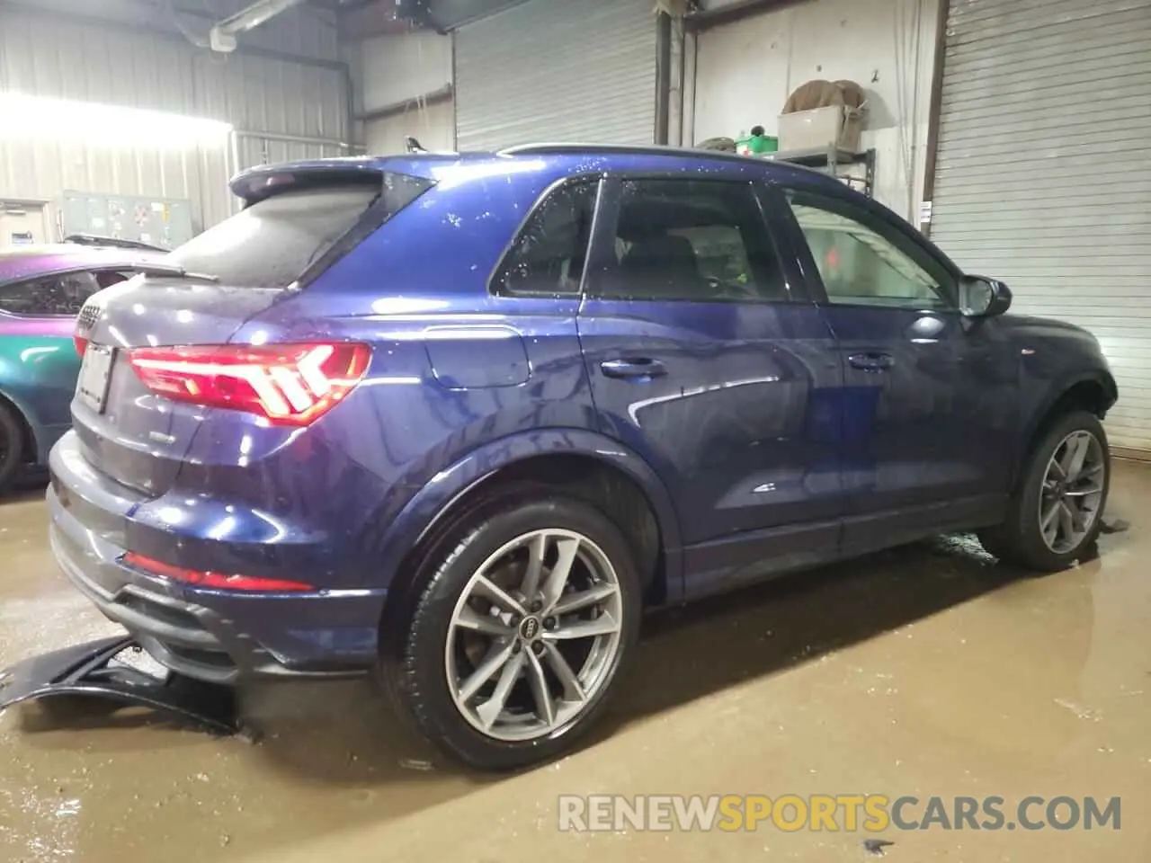 3 Photograph of a damaged car WA1EECF38N1037304 AUDI Q3 2022