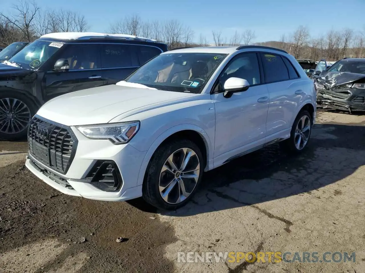1 Photograph of a damaged car WA1EECF38N1075972 AUDI Q3 2022
