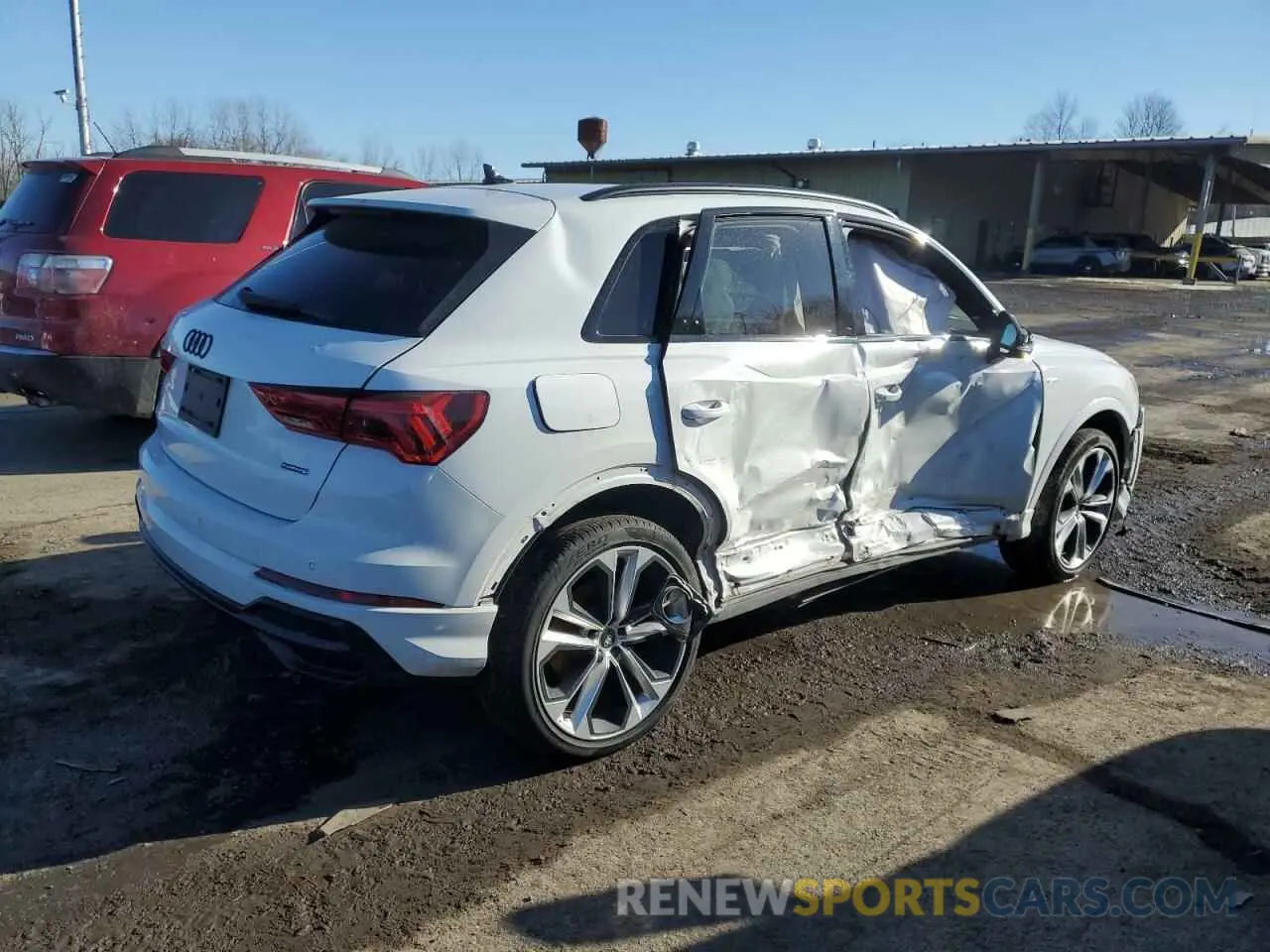 3 Photograph of a damaged car WA1EECF38N1075972 AUDI Q3 2022