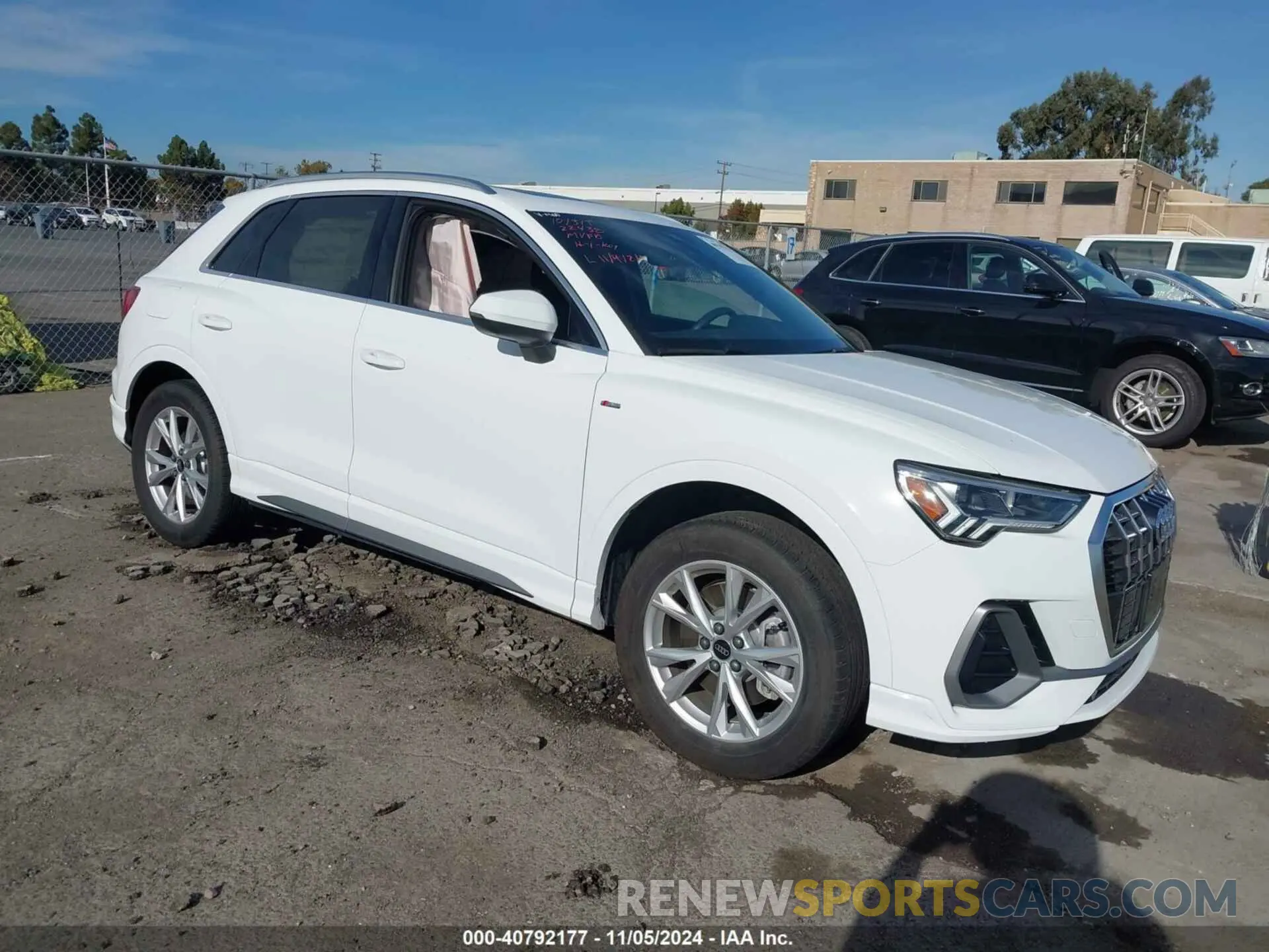 1 Photograph of a damaged car WA1EECF38N1102619 AUDI Q3 2022