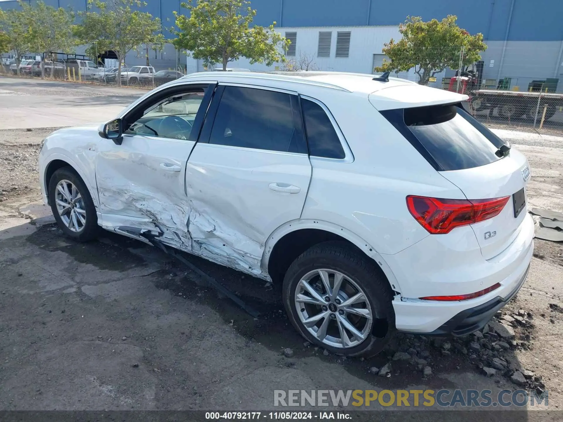 3 Photograph of a damaged car WA1EECF38N1102619 AUDI Q3 2022