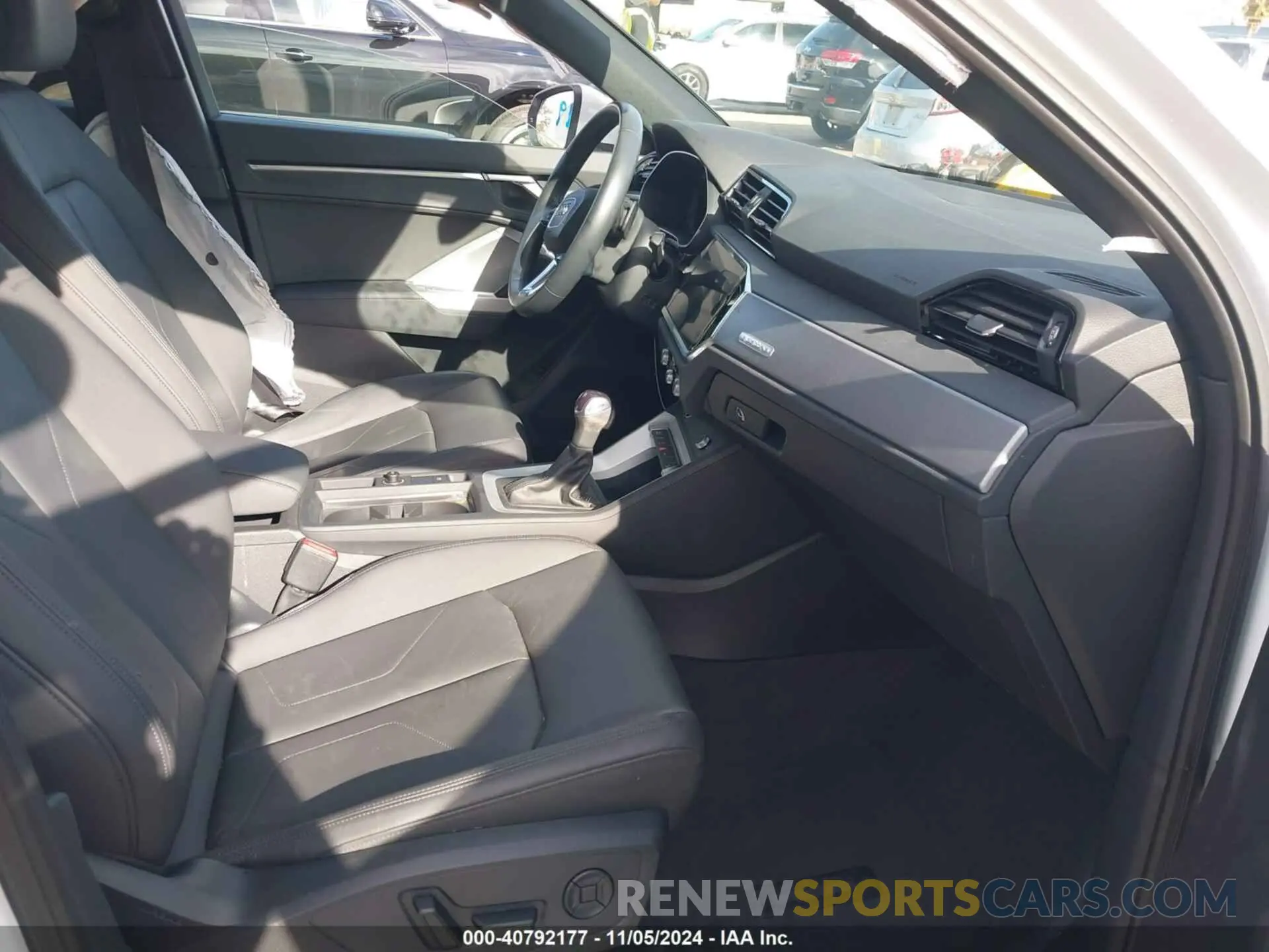 5 Photograph of a damaged car WA1EECF38N1102619 AUDI Q3 2022