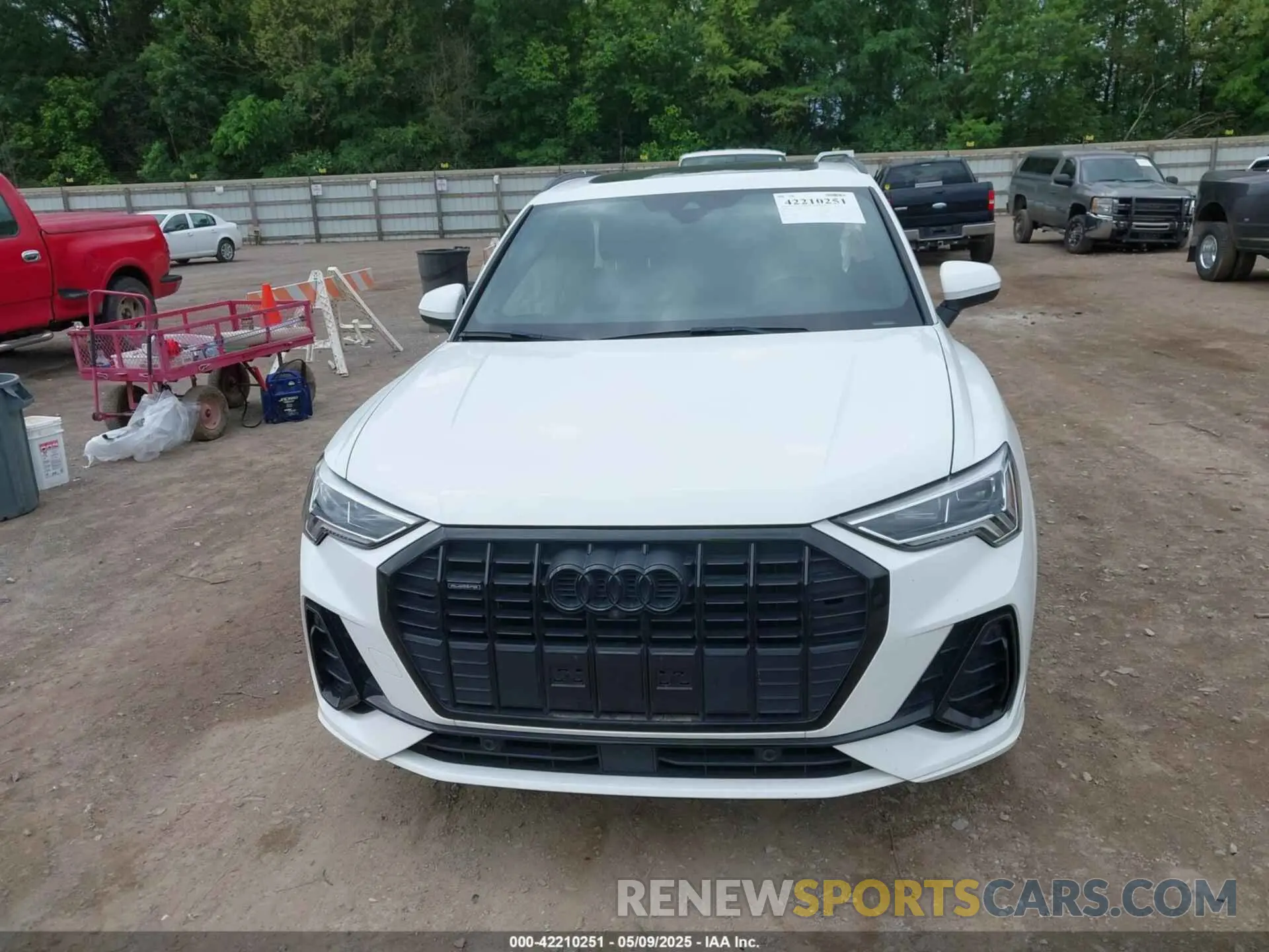 12 Photograph of a damaged car WA1EECF39N1025078 AUDI Q3 2022