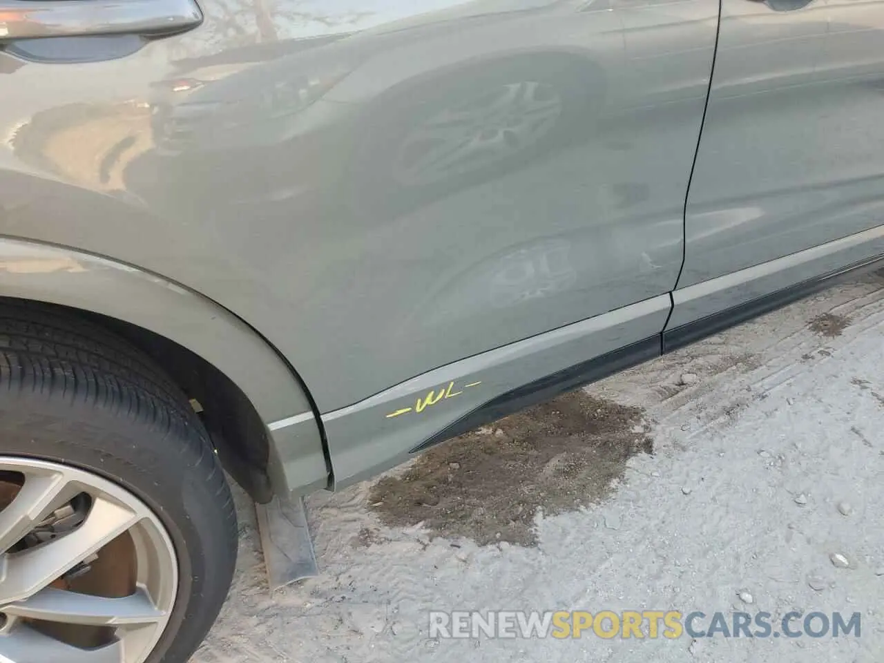 13 Photograph of a damaged car WA1EECF39N1036744 AUDI Q3 2022