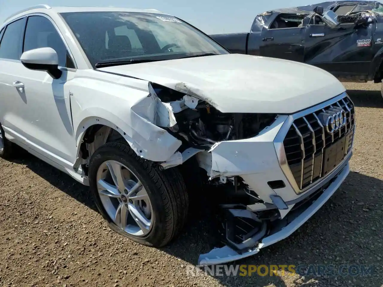 9 Photograph of a damaged car WA1EECF39N1067749 AUDI Q3 2022