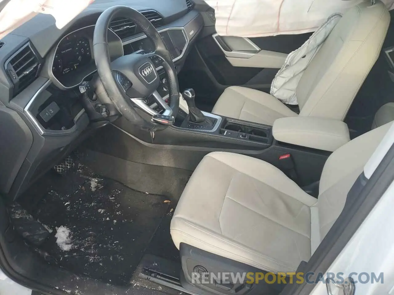 7 Photograph of a damaged car WA1EECF39N1090352 AUDI Q3 2022