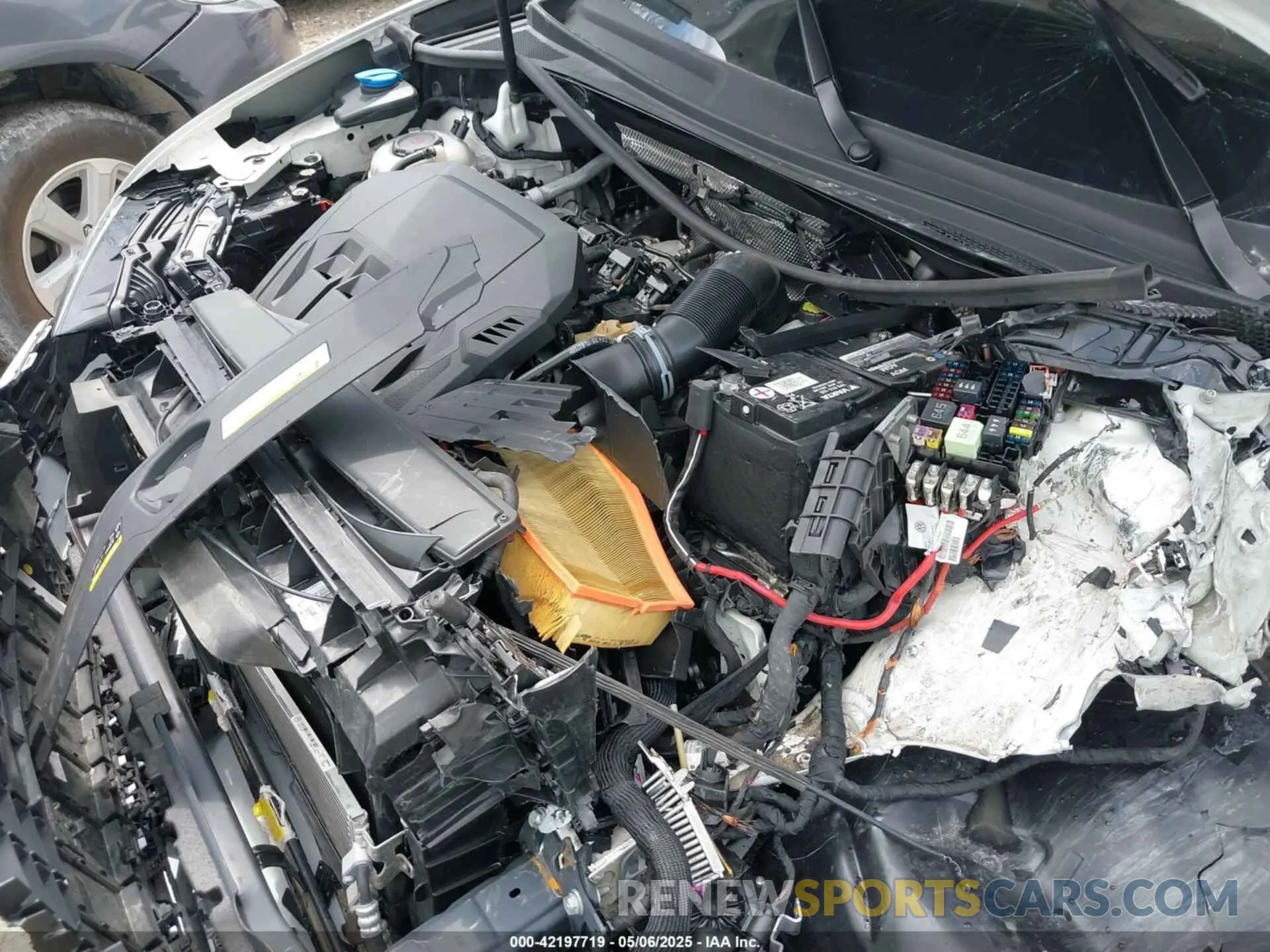 10 Photograph of a damaged car WA1EECF3XN1007804 AUDI Q3 2022