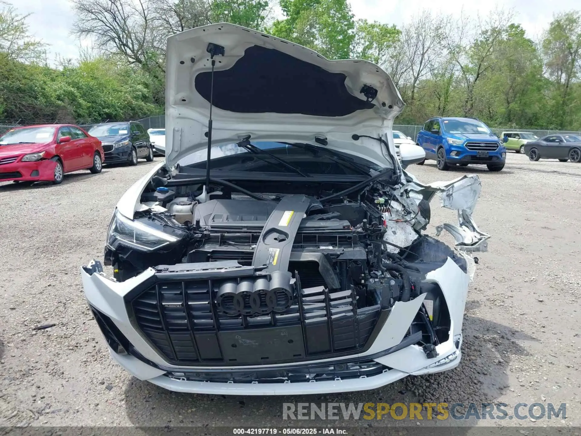 11 Photograph of a damaged car WA1EECF3XN1007804 AUDI Q3 2022