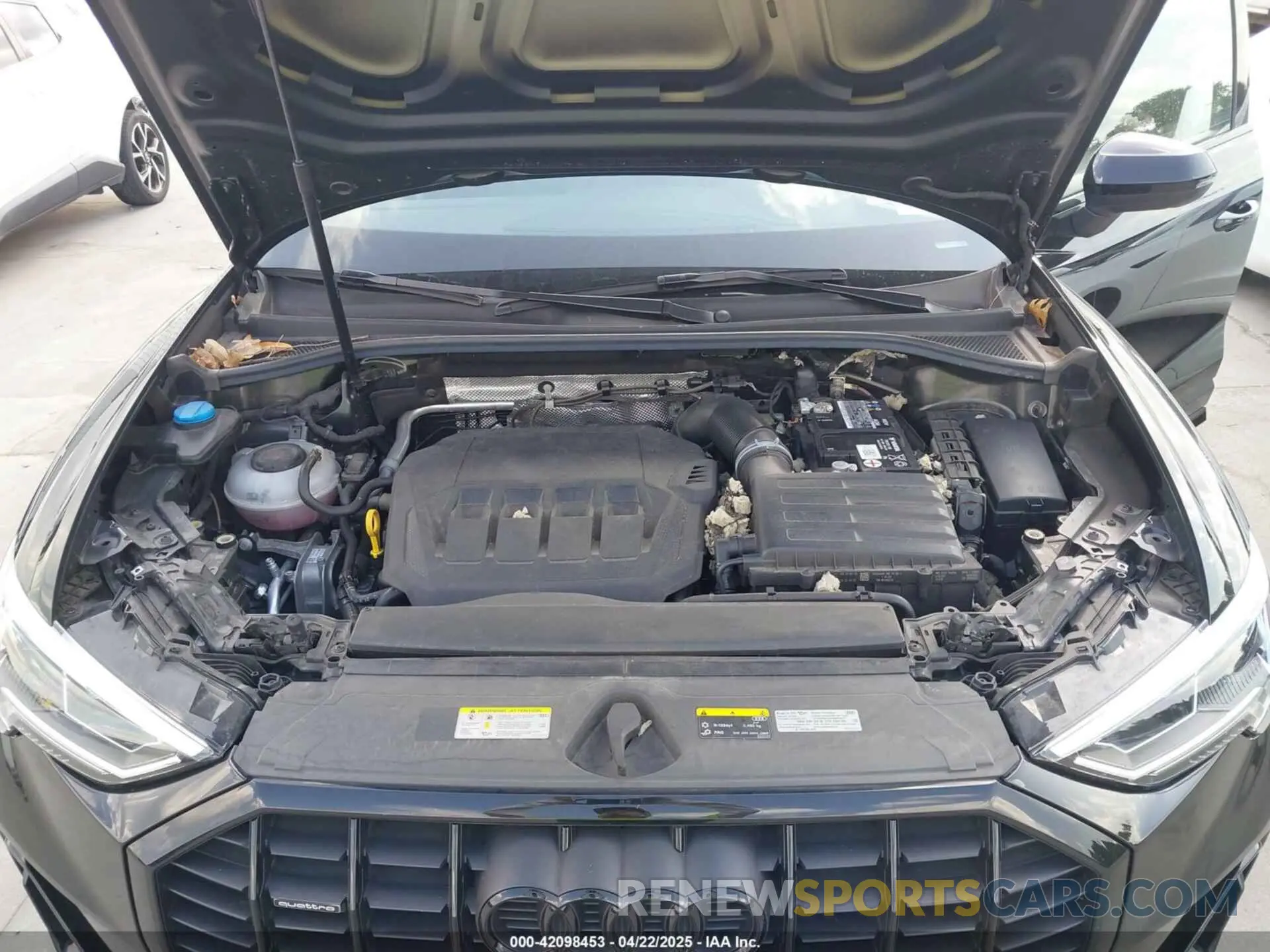 10 Photograph of a damaged car WA1EECF3XN1009942 AUDI Q3 2022