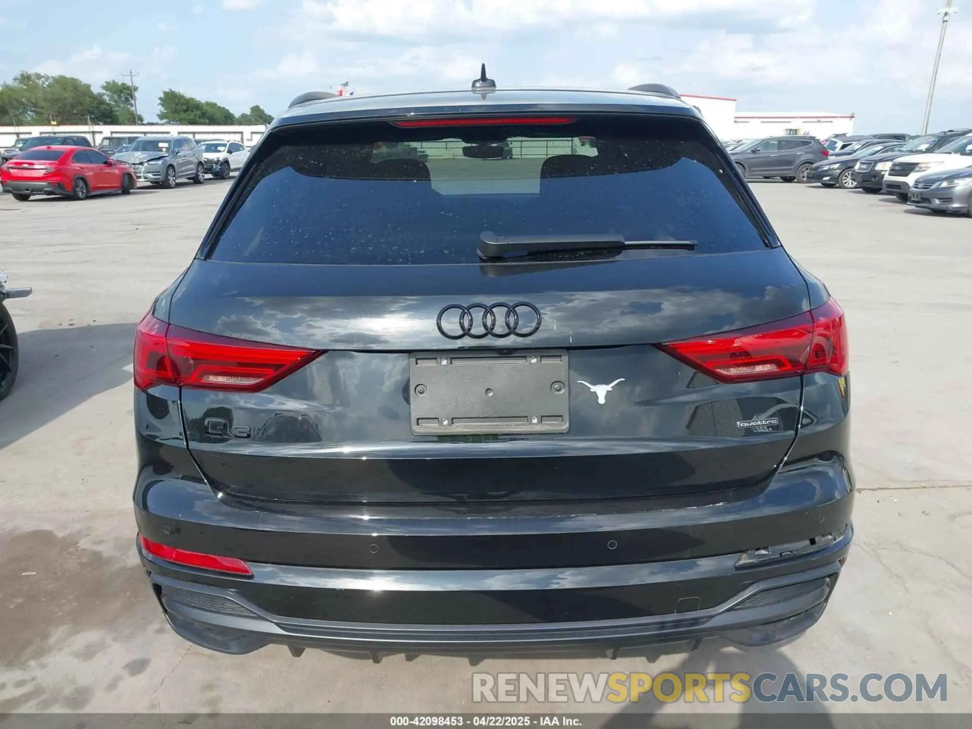 21 Photograph of a damaged car WA1EECF3XN1009942 AUDI Q3 2022