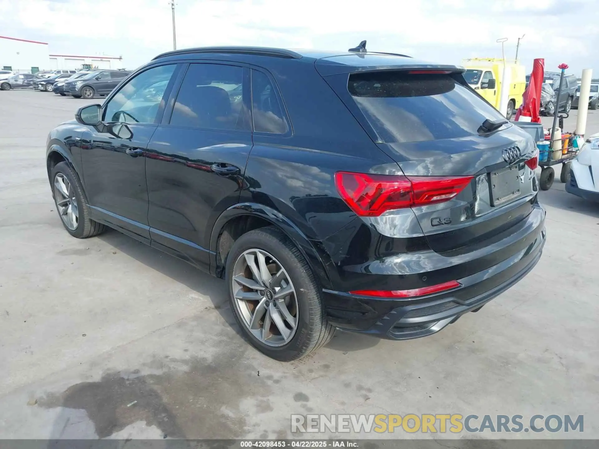 3 Photograph of a damaged car WA1EECF3XN1009942 AUDI Q3 2022