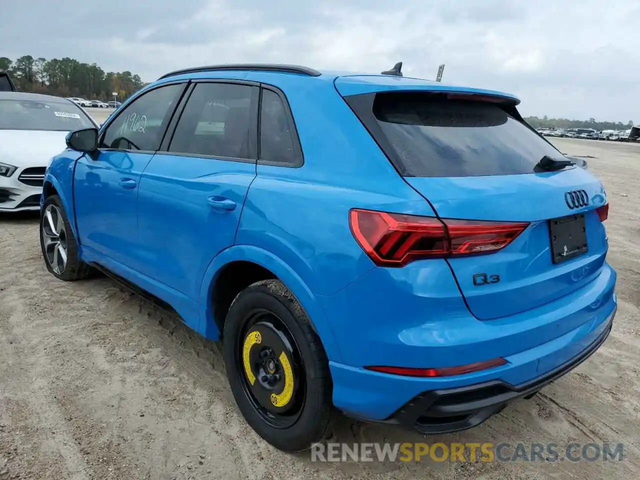 2 Photograph of a damaged car WA1EECF3XN1040866 AUDI Q3 2022