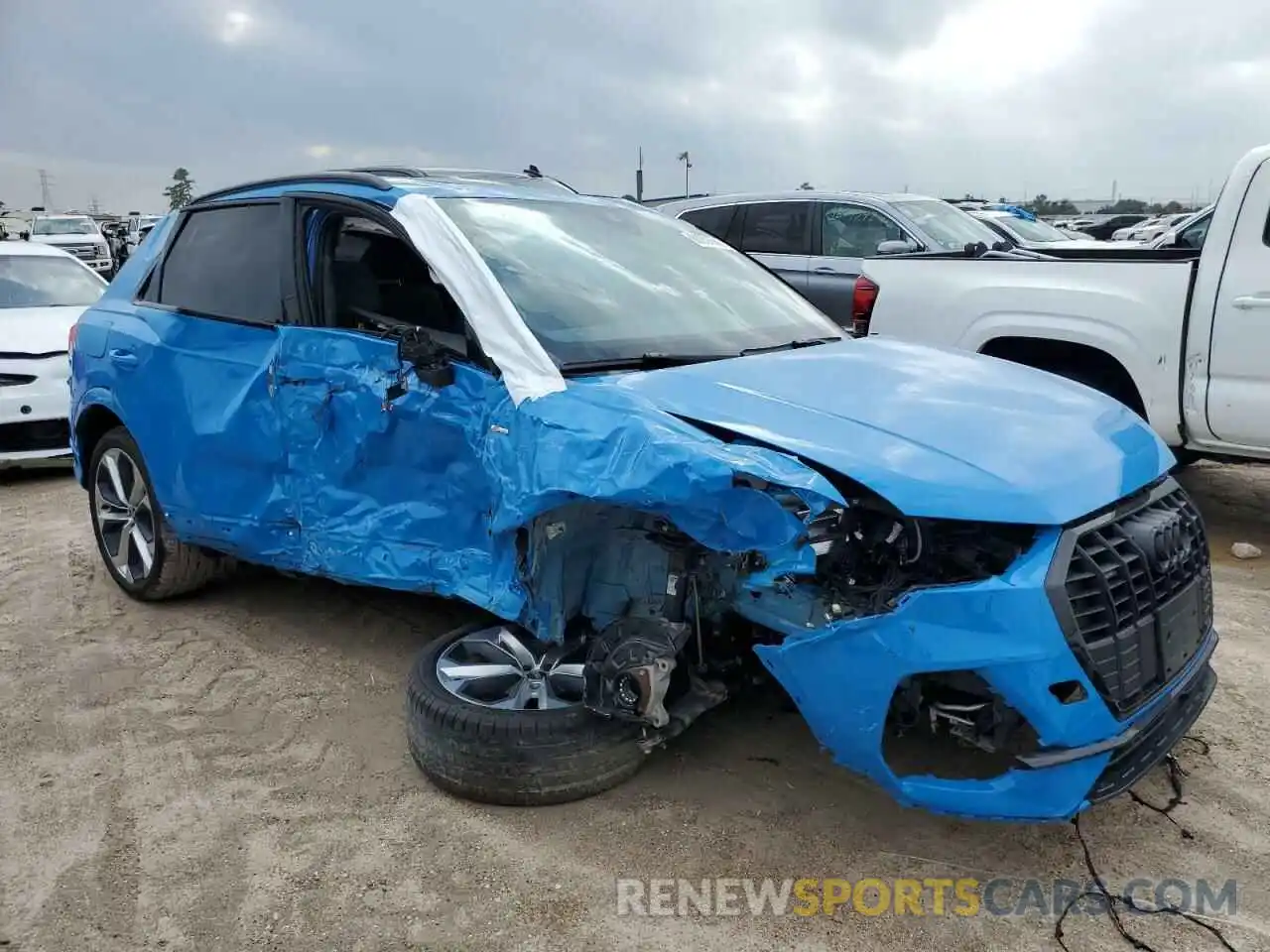 4 Photograph of a damaged car WA1EECF3XN1040866 AUDI Q3 2022