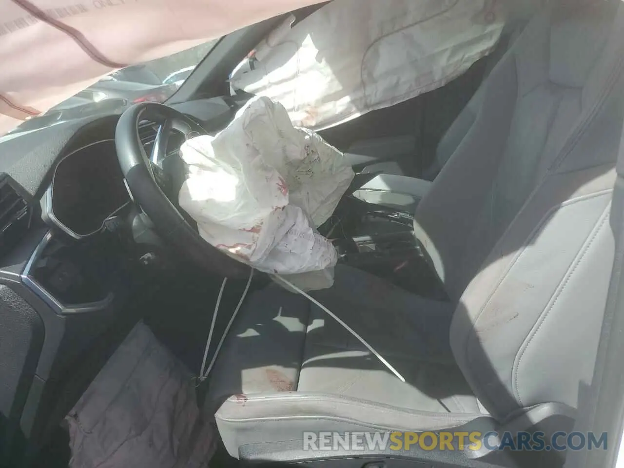 7 Photograph of a damaged car WA1EECF3XN1054167 AUDI Q3 2022