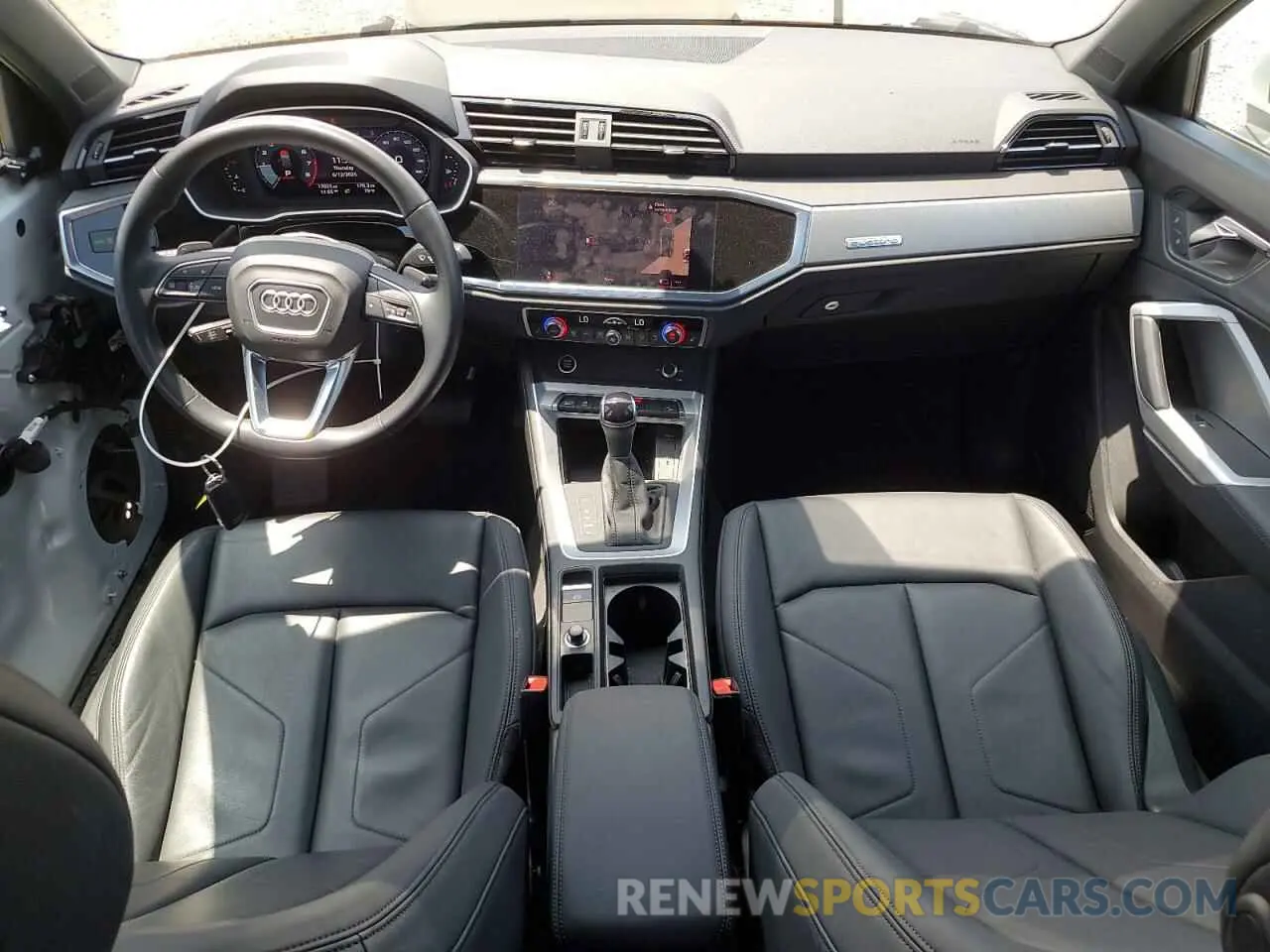 8 Photograph of a damaged car WA1EECF3XN1057845 AUDI Q3 2022